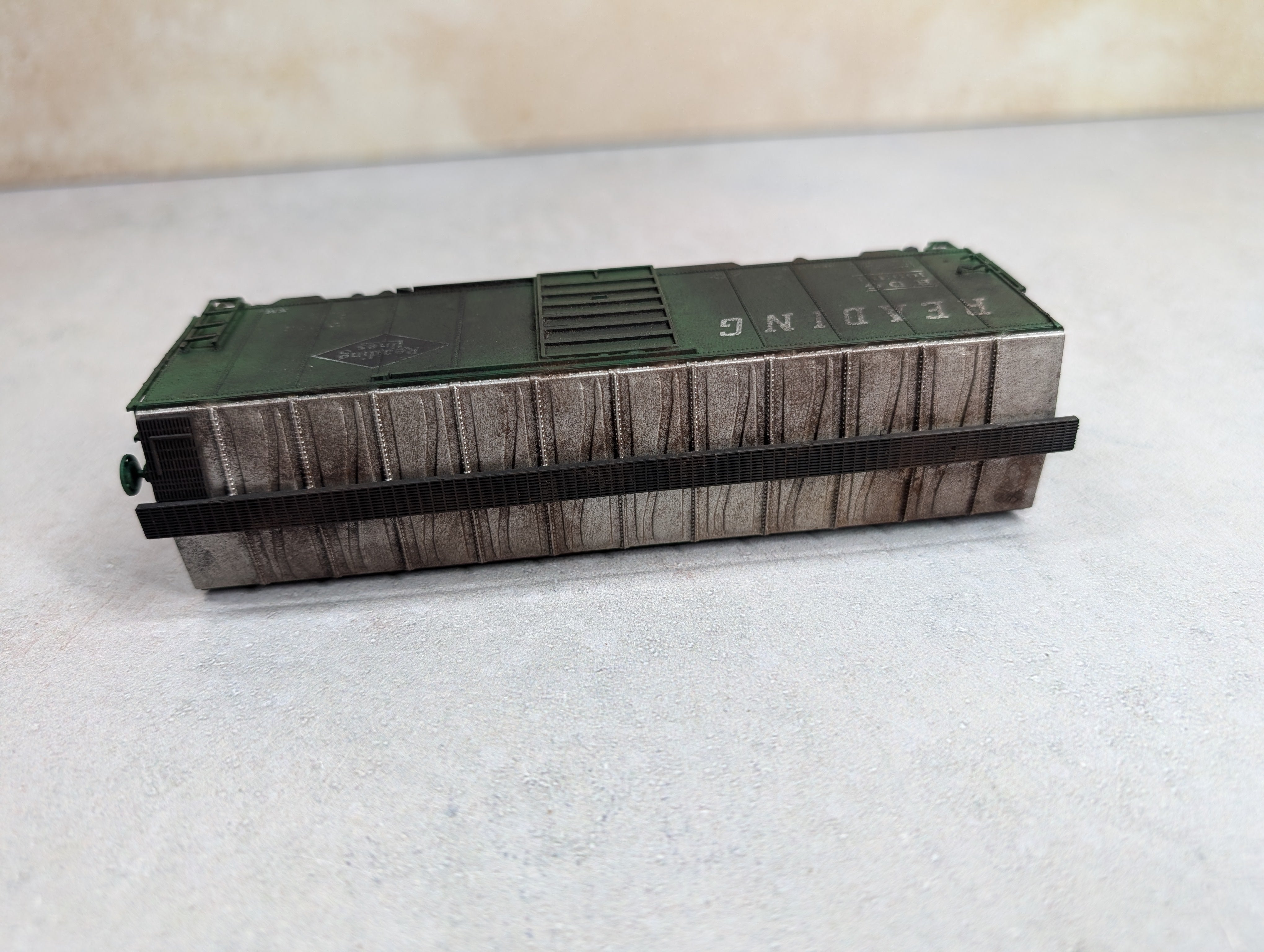 USED Front Range Products HO Scale 40' Box Car Reading RDG #109301 Beautiful Weathering