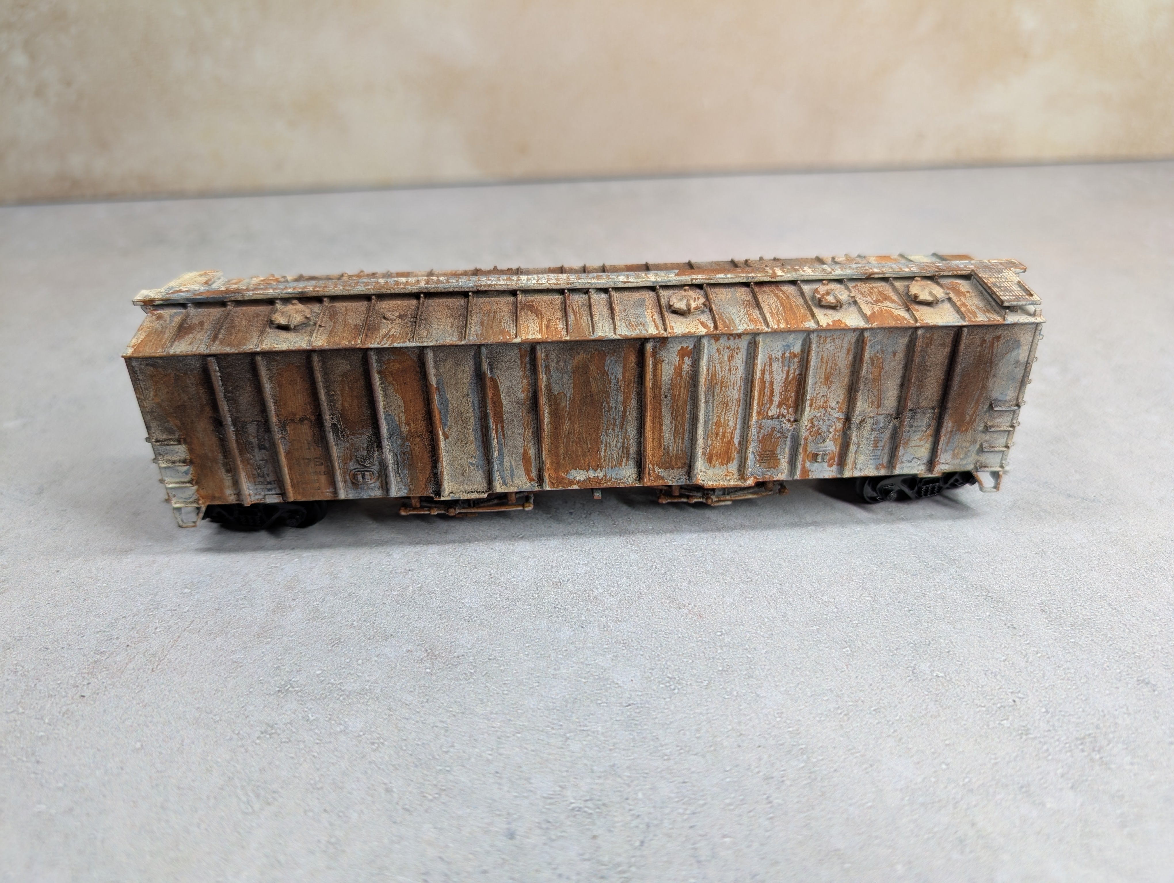 USED HO Scale Beautifully Weathered Covered Hopper