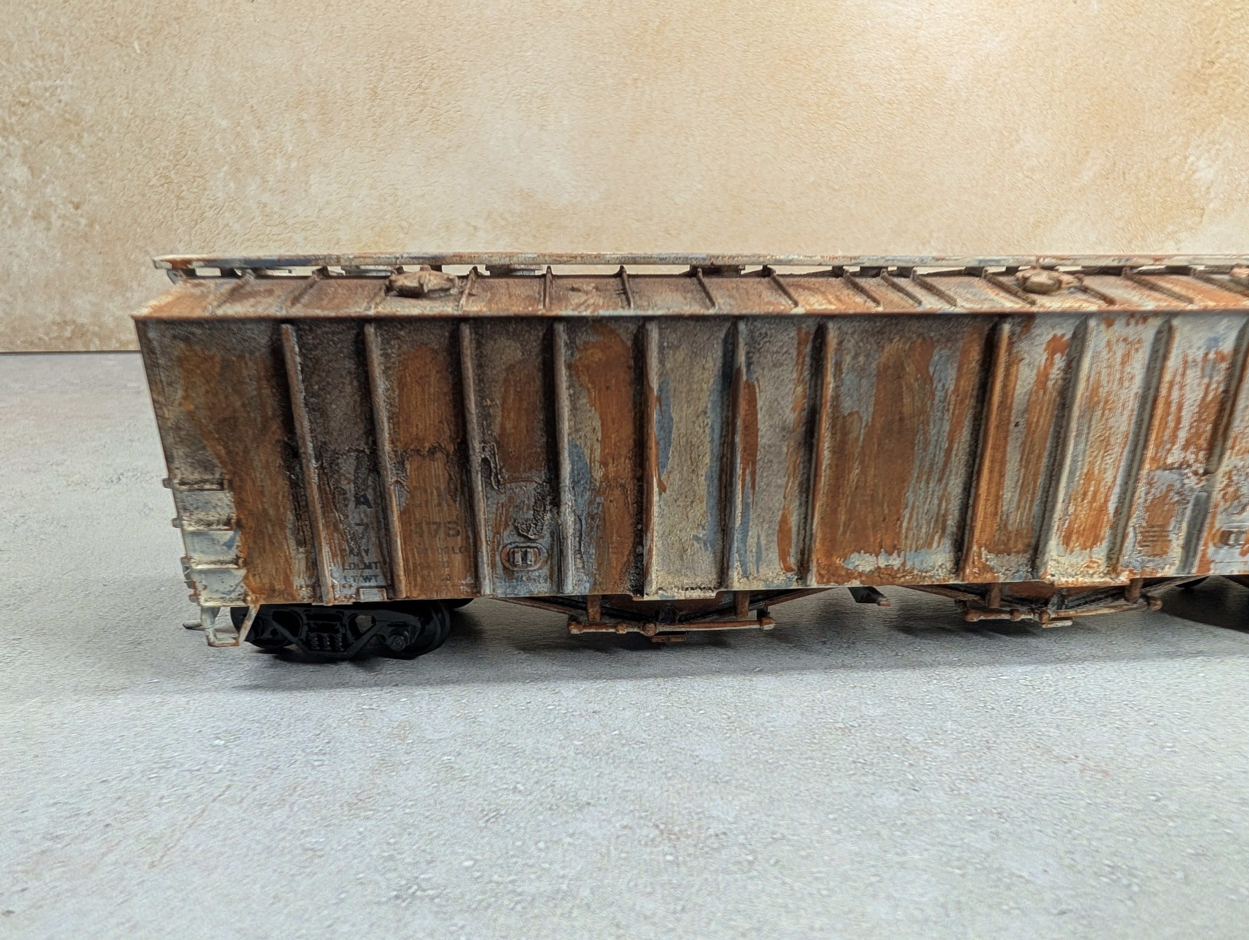 USED HO Scale Beautifully Weathered Covered Hopper