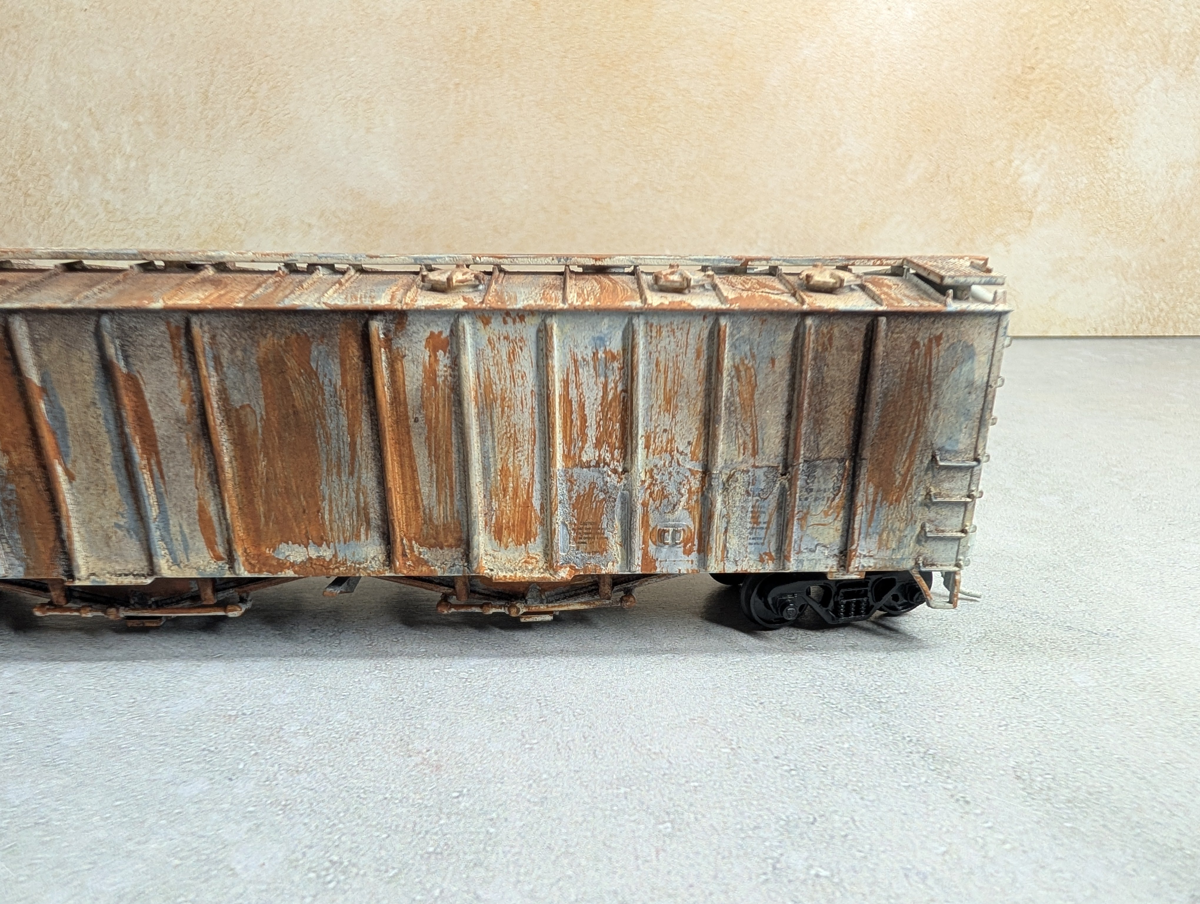 USED HO Scale Beautifully Weathered Covered Hopper