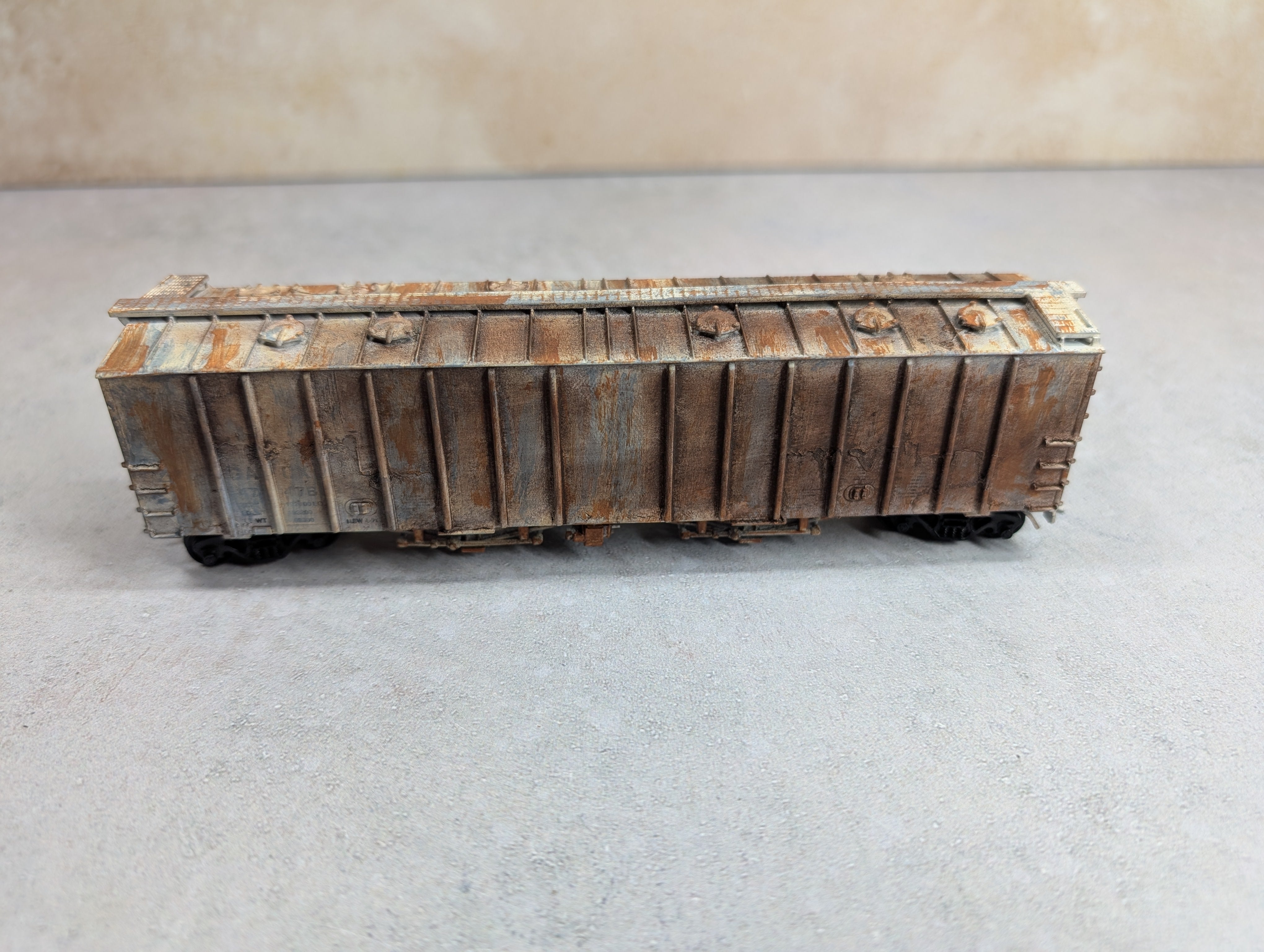 USED HO Scale Beautifully Weathered Covered Hopper