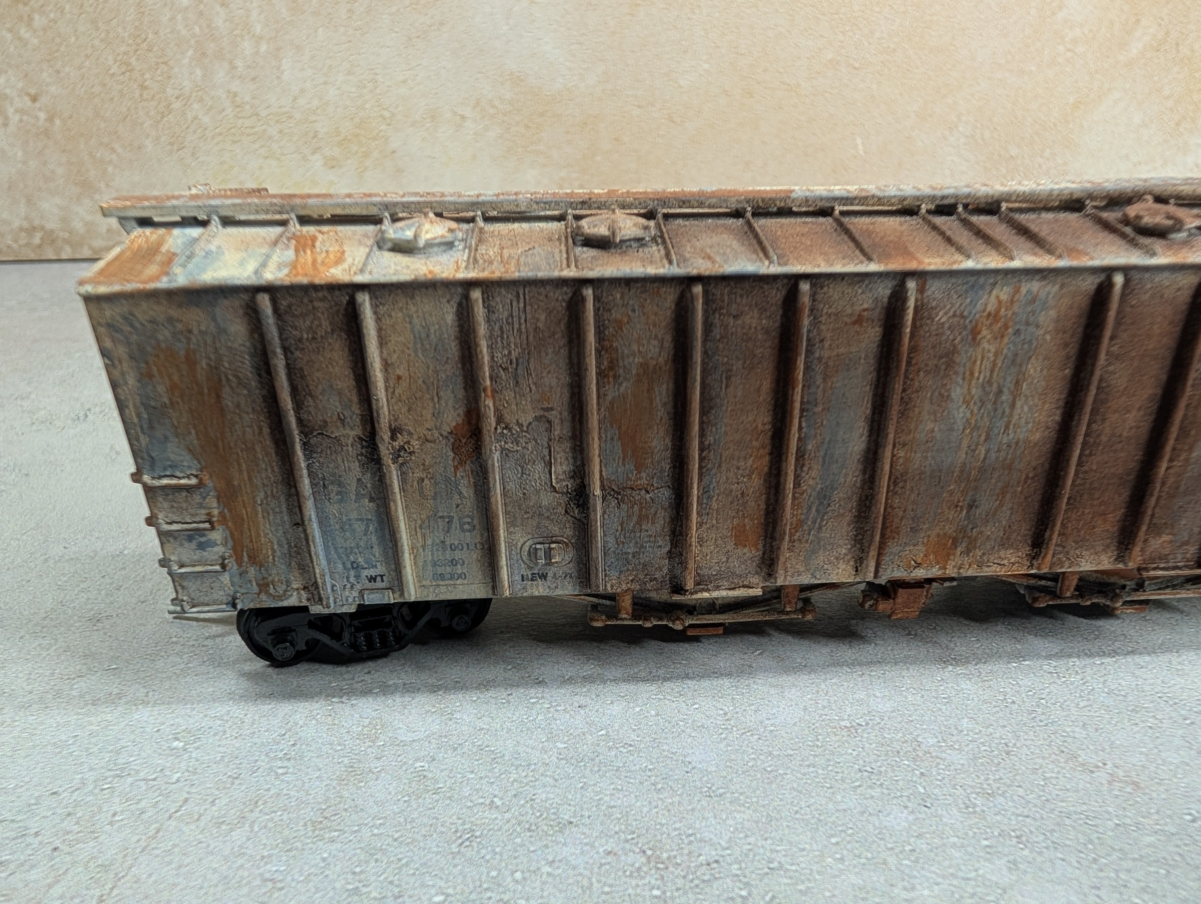 USED HO Scale Beautifully Weathered Covered Hopper