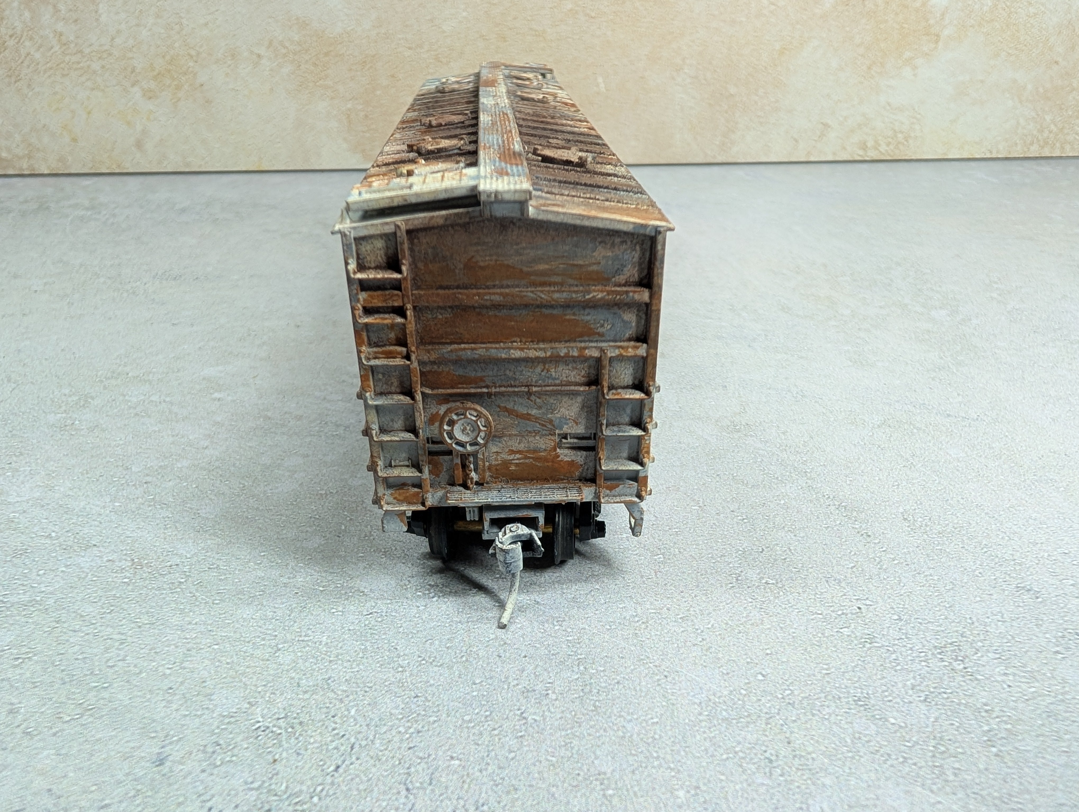 USED HO Scale Beautifully Weathered Covered Hopper