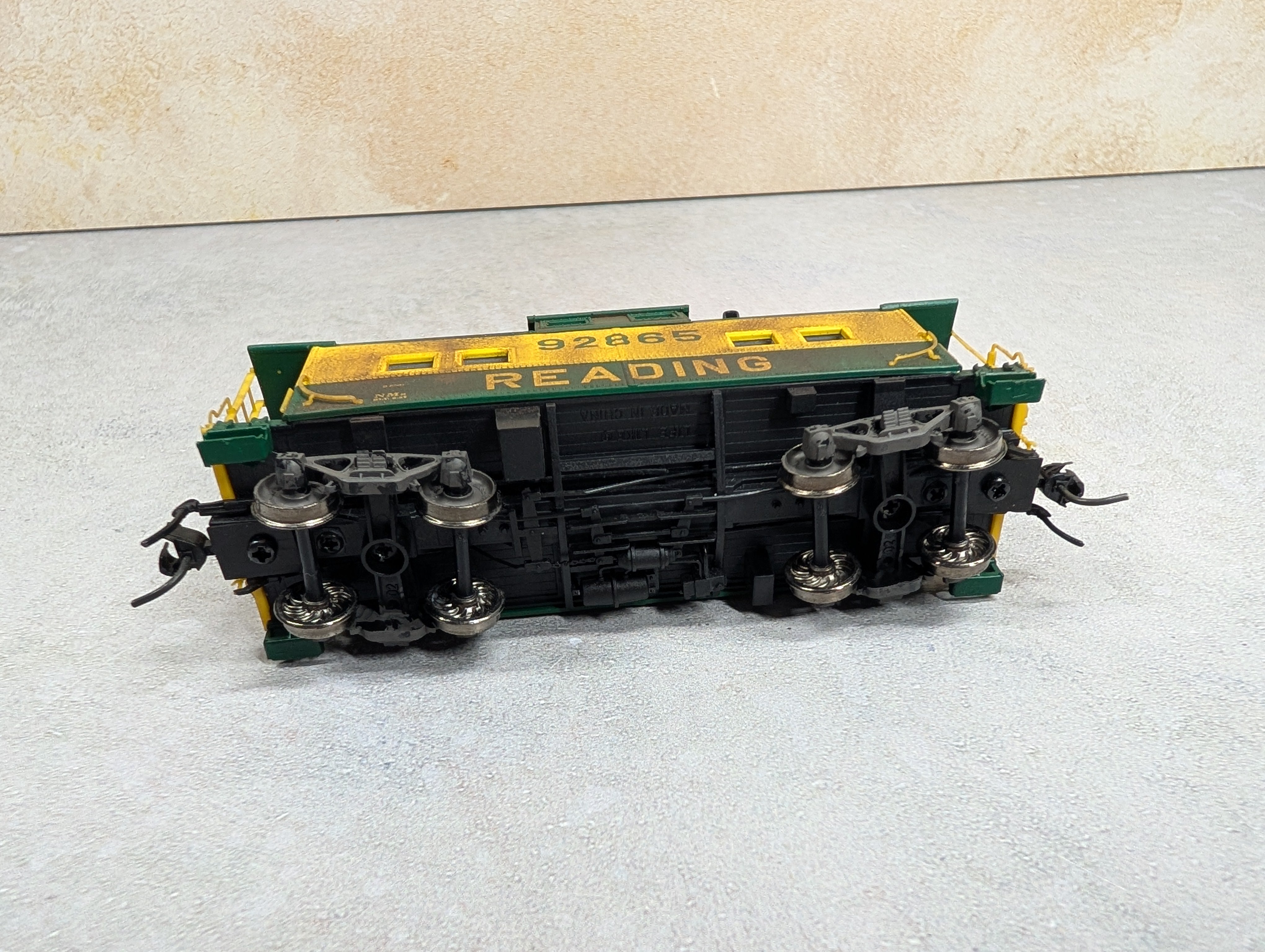 USED Life-Like HO Scale Beautifully Weathered Caboose Reading #92865 Proto2000