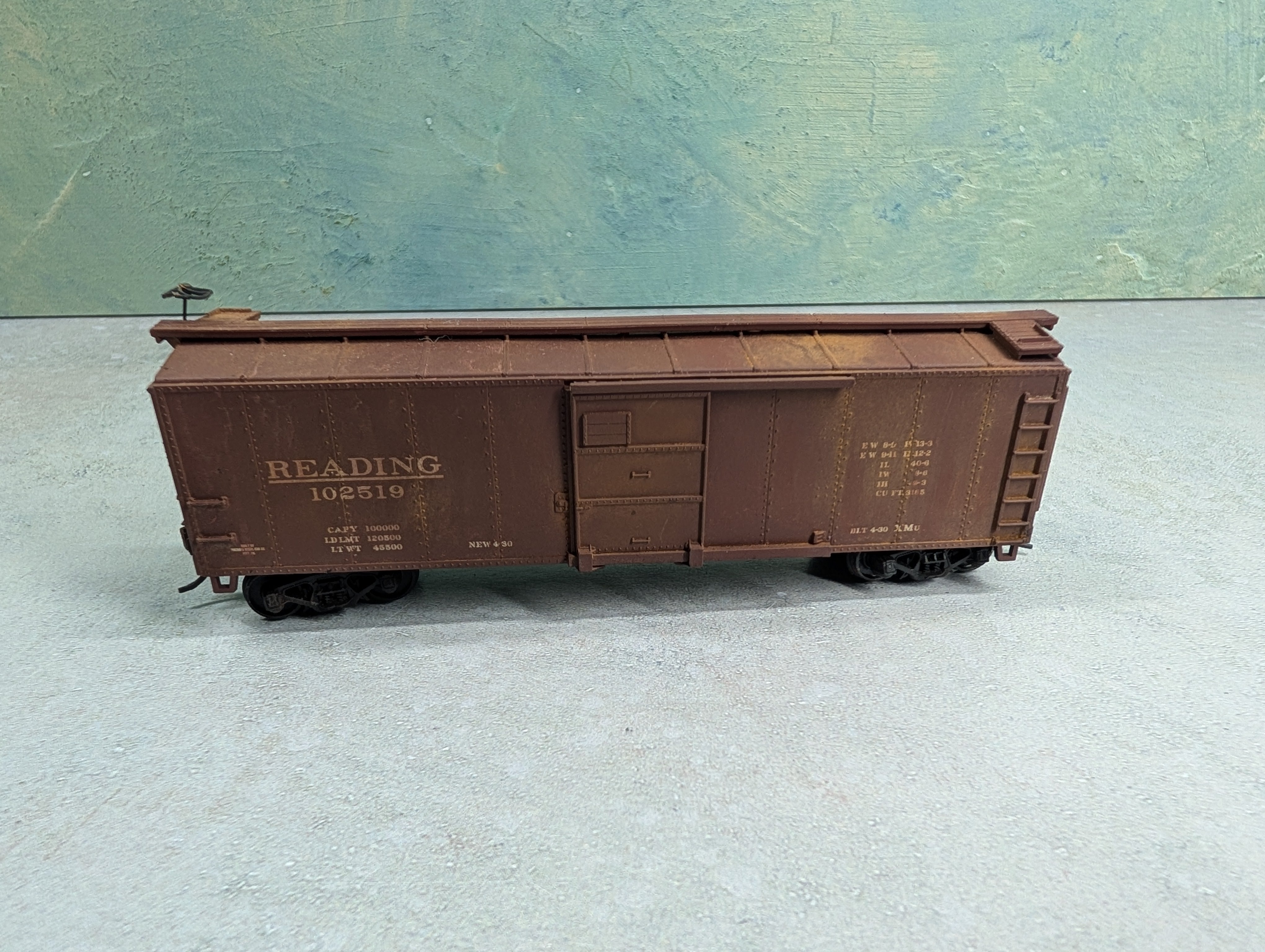 USED Walthers HO Scale Beautifully Weathered Box Car Reading #102519