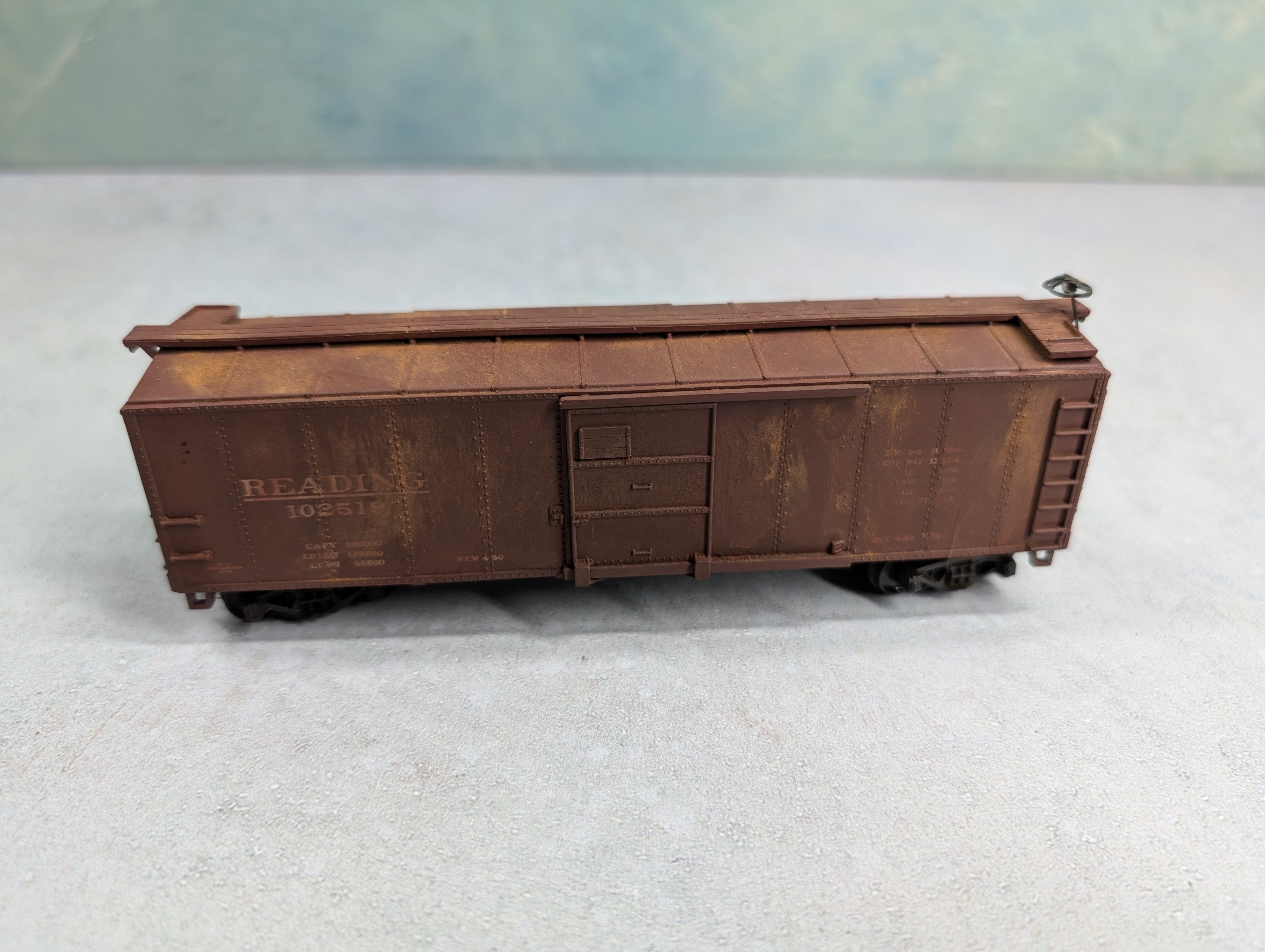 USED Walthers HO Scale Beautifully Weathered Box Car Reading #102519