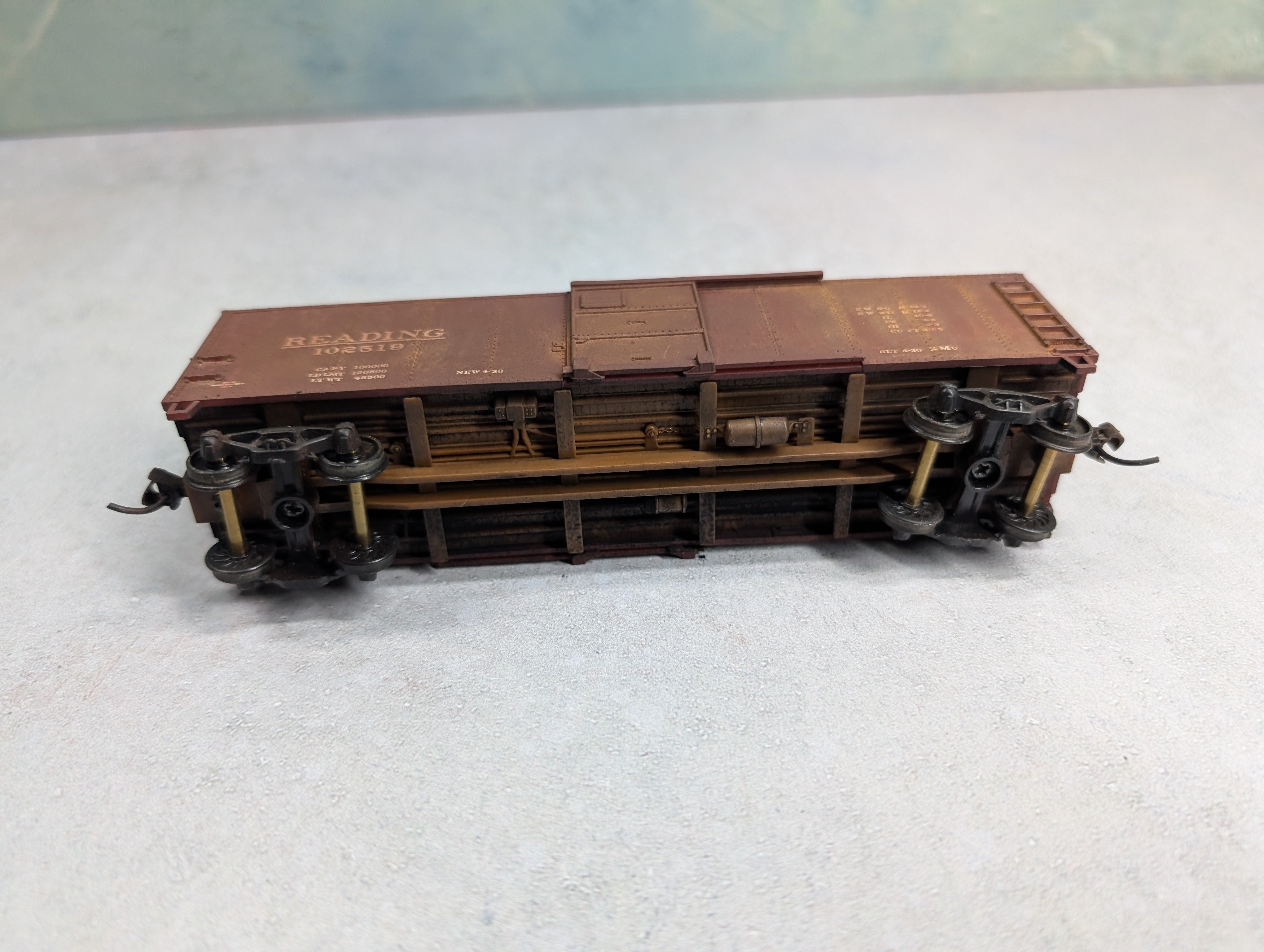 USED Walthers HO Scale Beautifully Weathered Box Car Reading #102519