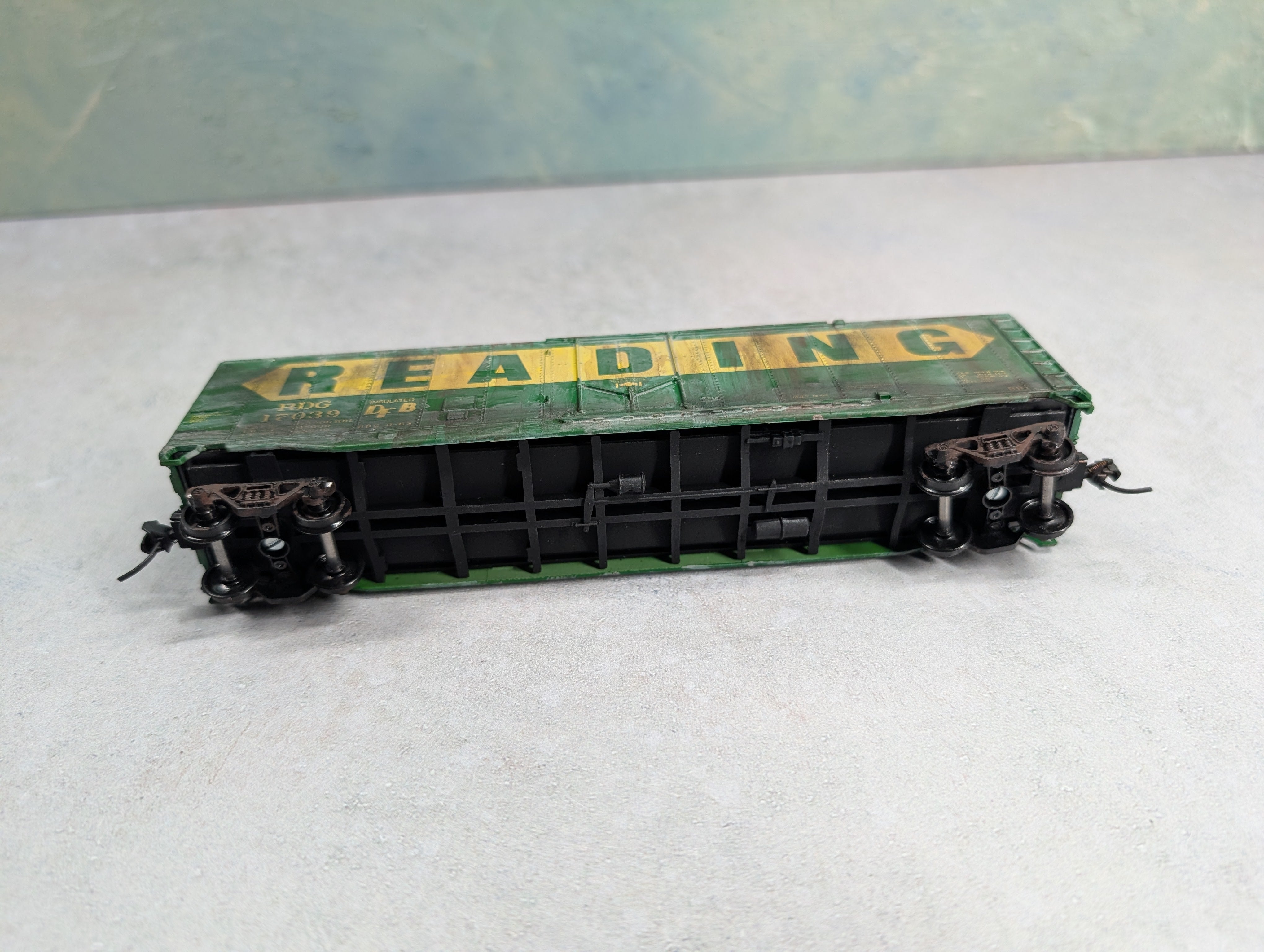 USED Athearn HO Scale Beautifully Weathered 50' Box Car Reading RDG #17039