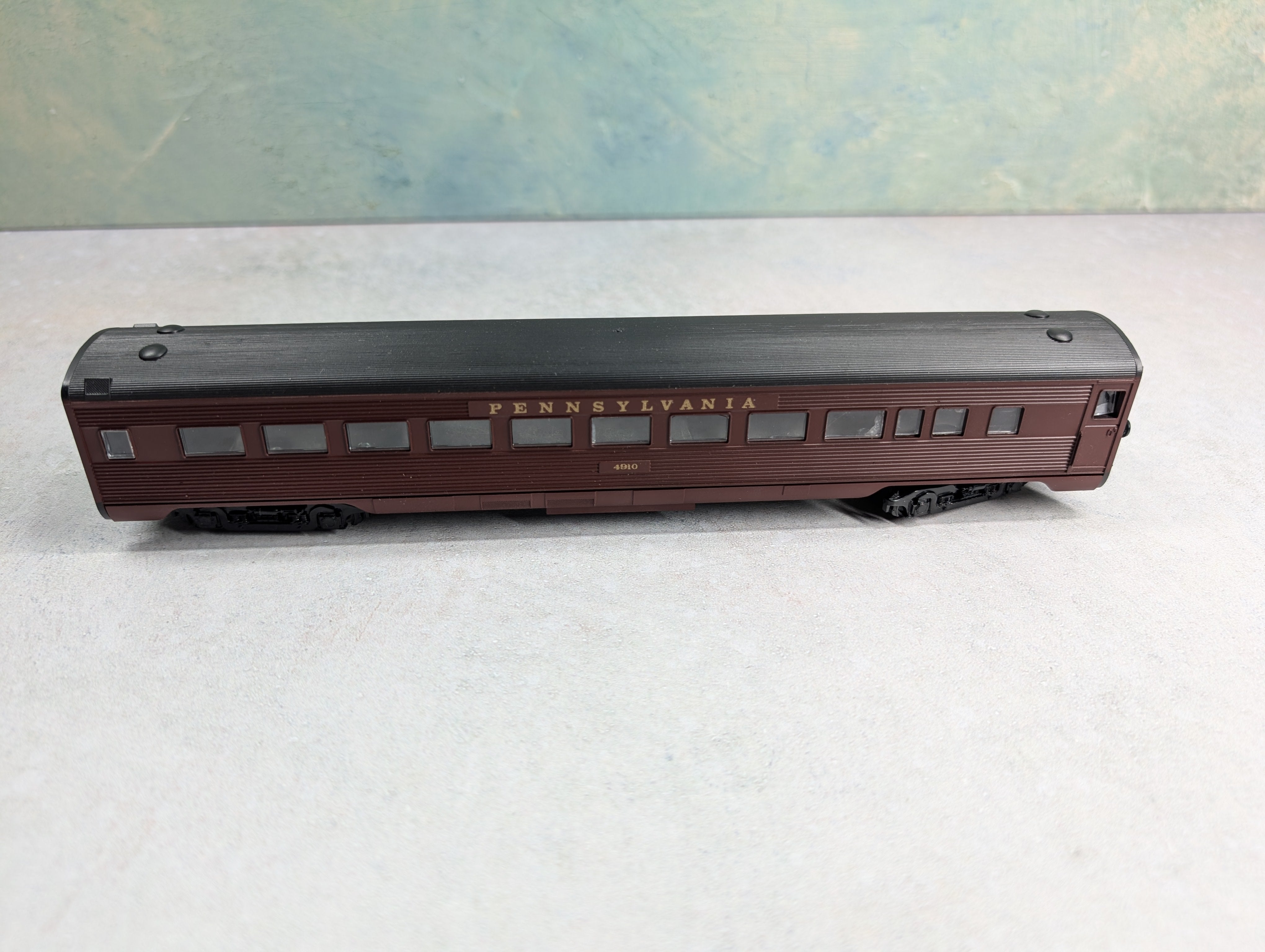 USED Athearn HO Scale Passenger Car Pennsylvania #4910