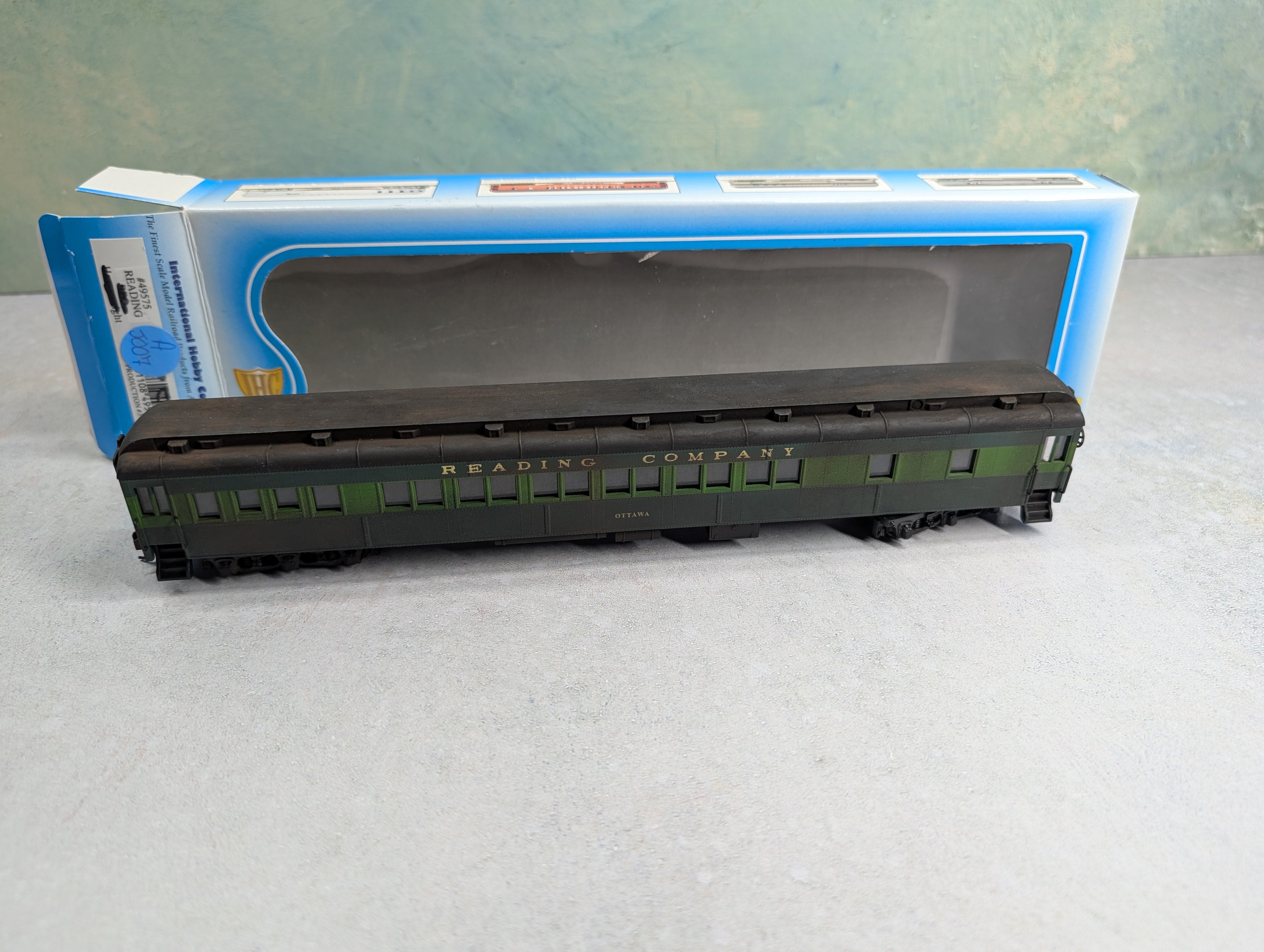 USED IHC HO Scale Weathered Sleeper Heavyweight Passenger Car Reading Ottawa