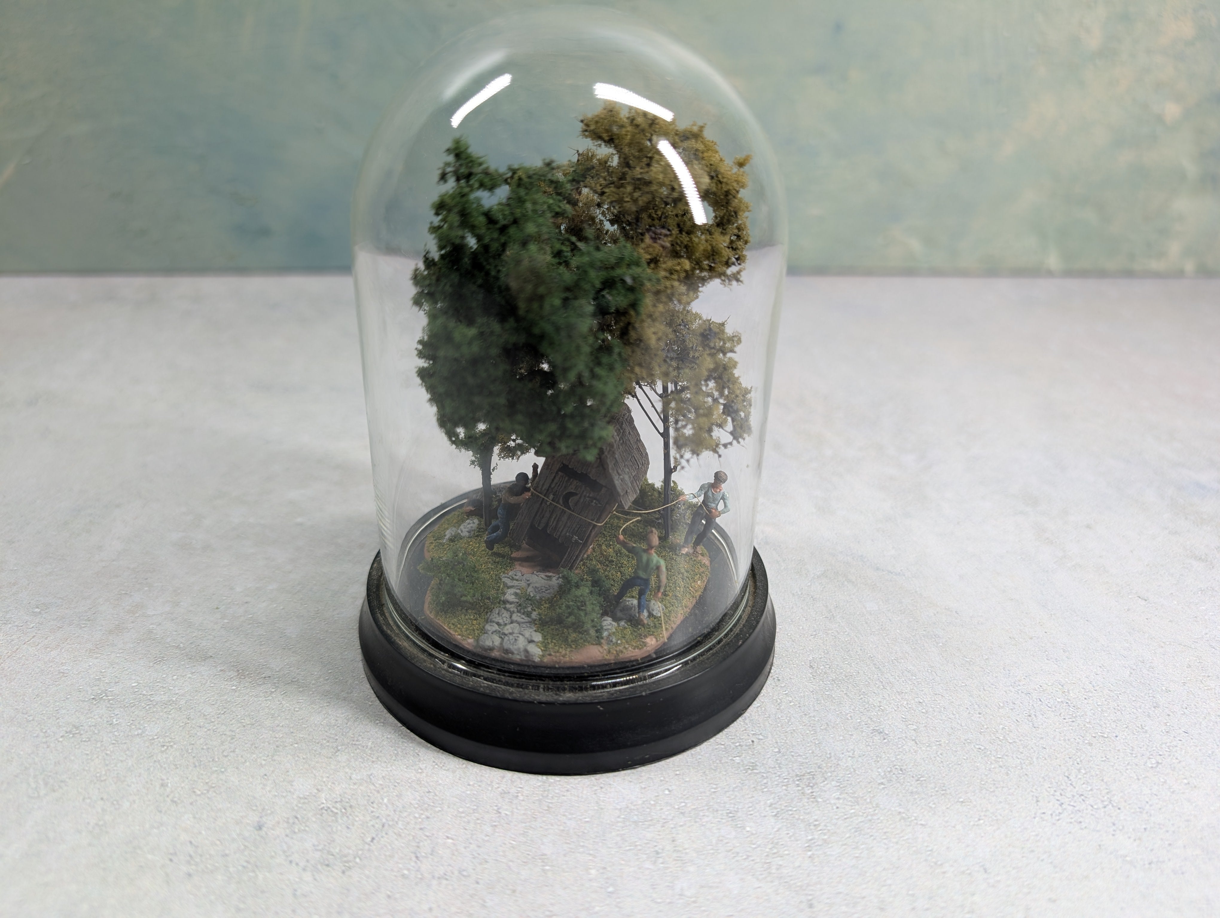 USED Woodland Scenics HO Scale Mini-Scene Outhouse Mischief w/ Glass Dome Display, Metal