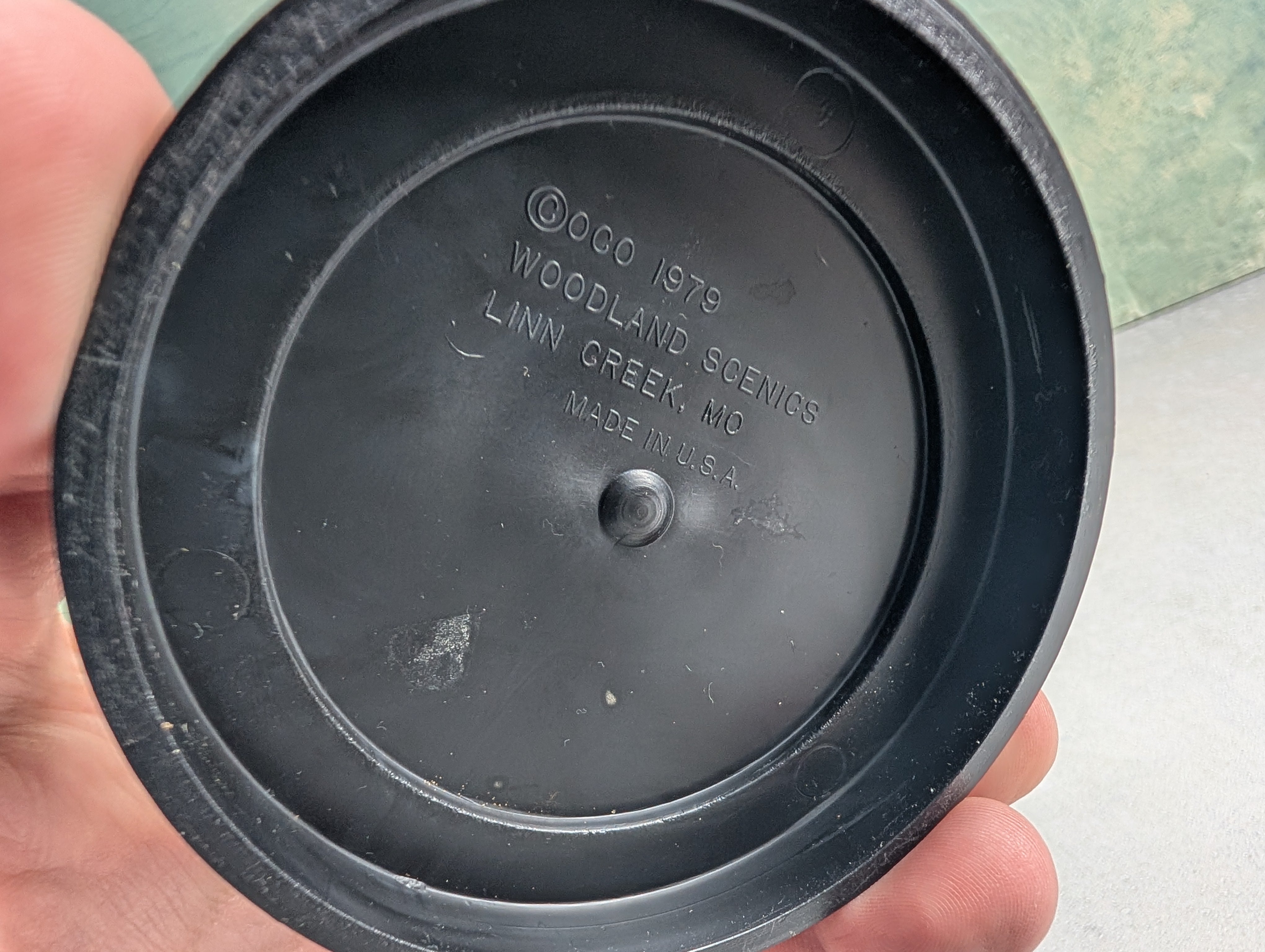 USED Woodland Scenics HO Scale Mini-Scene Outhouse Mischief w/ Glass Dome Display, Metal