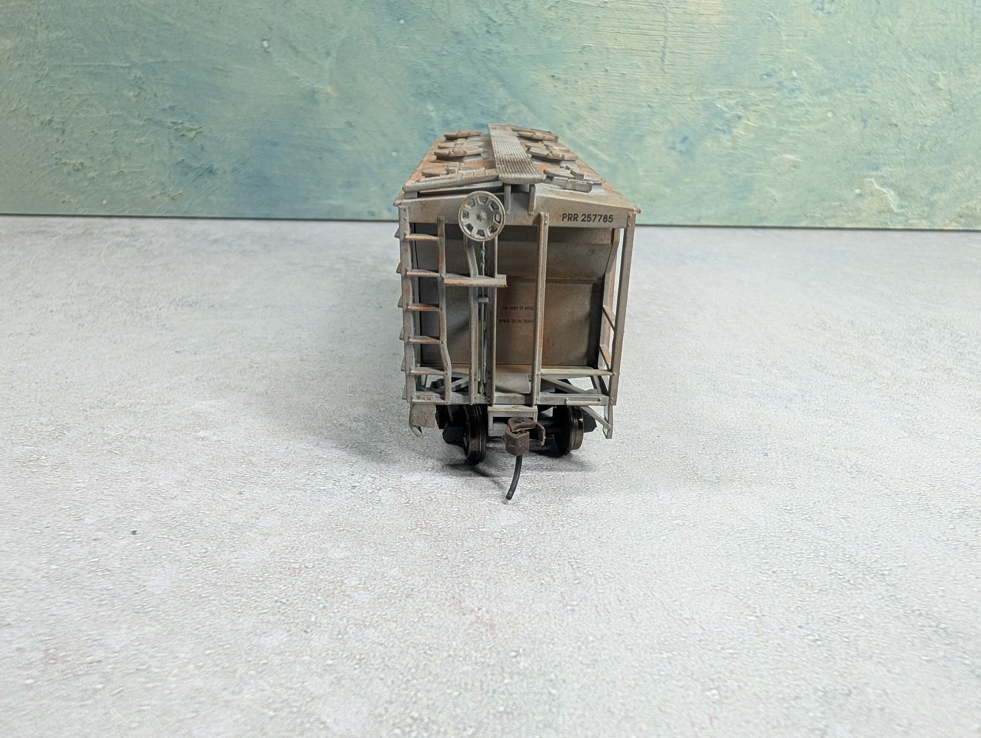 USED Atlas HO Scale Beautifully Weathered Covered Hopper Pennsylvania PRR #257785