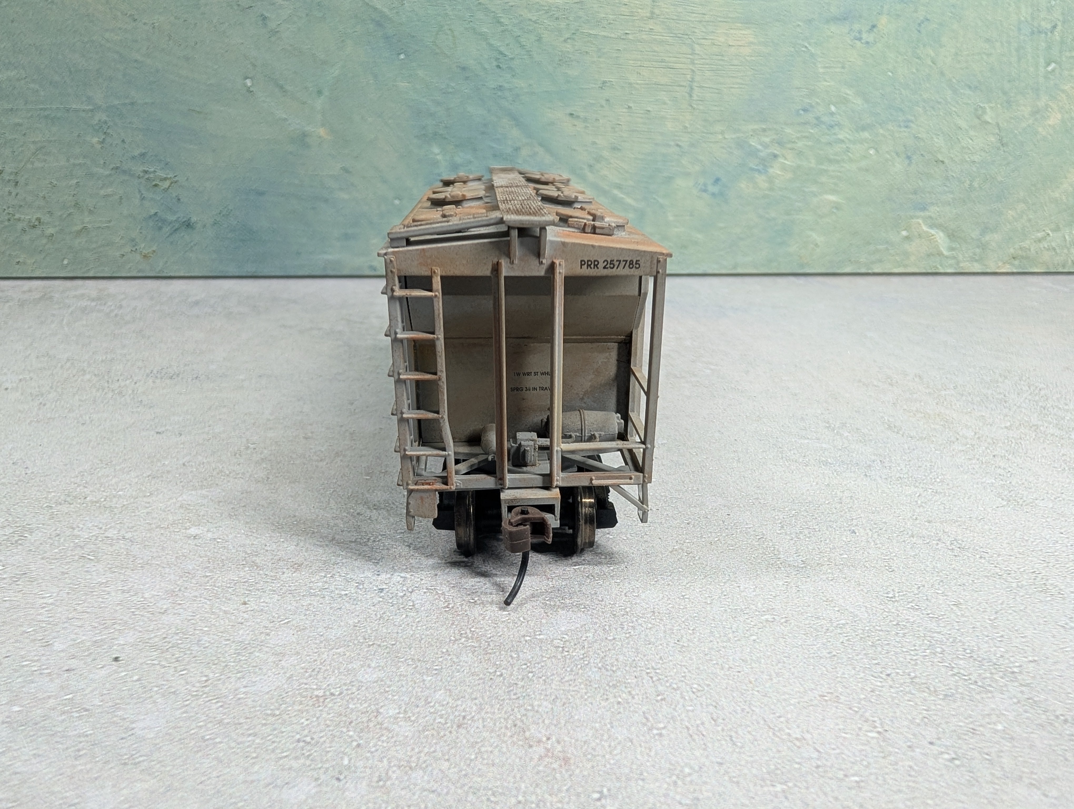 USED Atlas HO Scale Beautifully Weathered Covered Hopper Pennsylvania PRR #257785