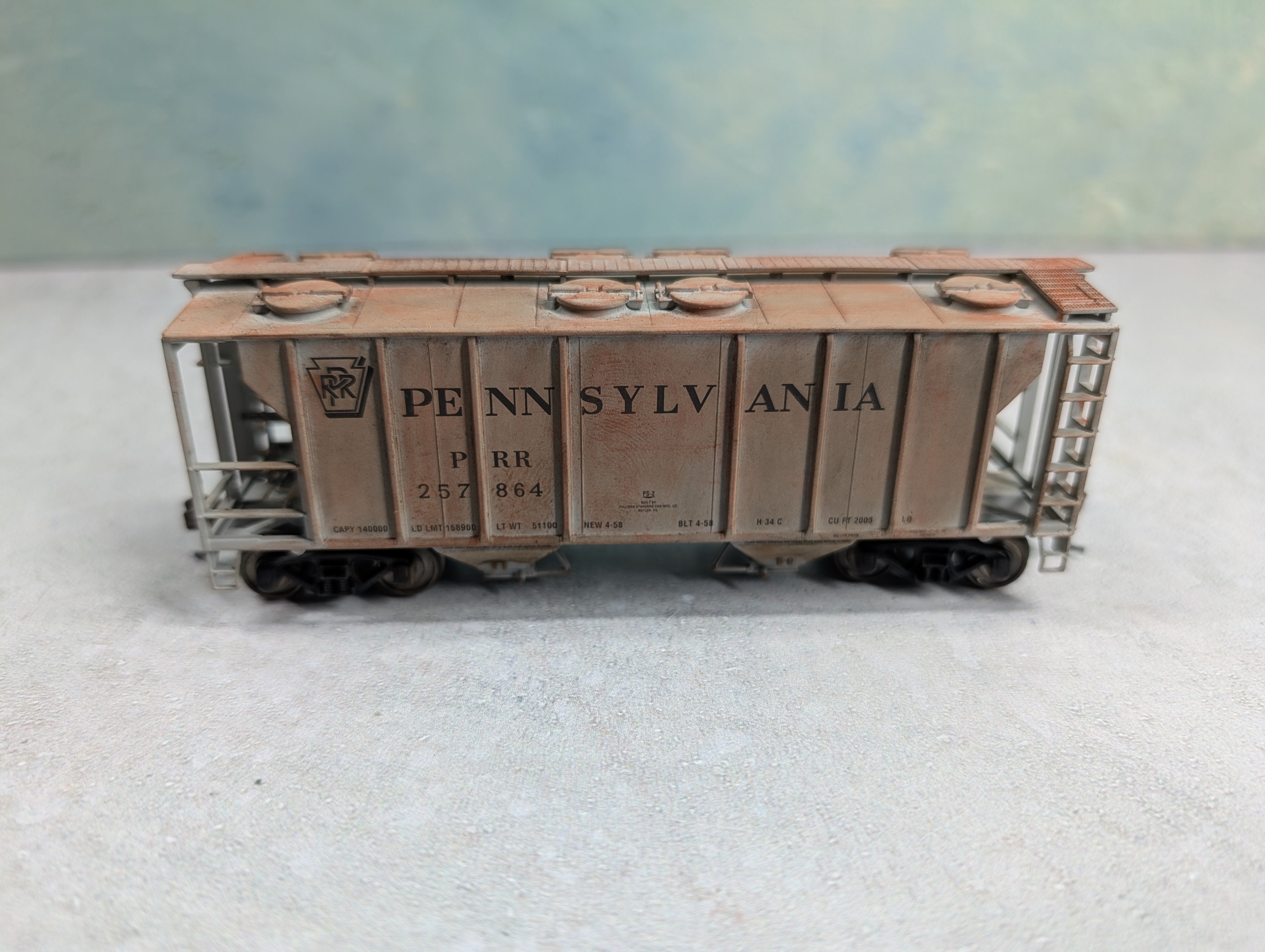 USED Atlas HO Scale Beautifully Weathered Covered Hopper Pennsylvania PRR #257864