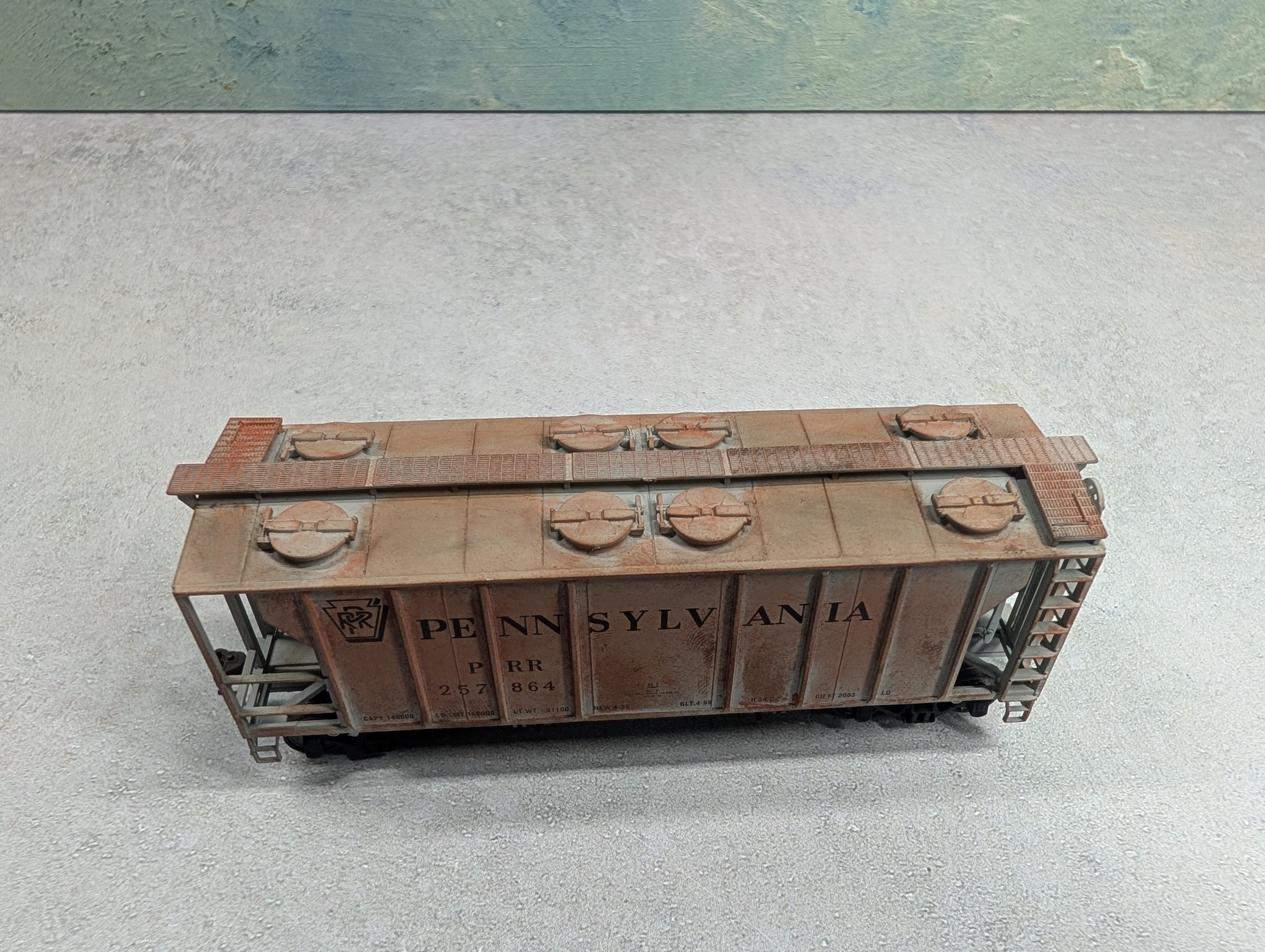 USED Atlas HO Scale Beautifully Weathered Covered Hopper Pennsylvania PRR #257864