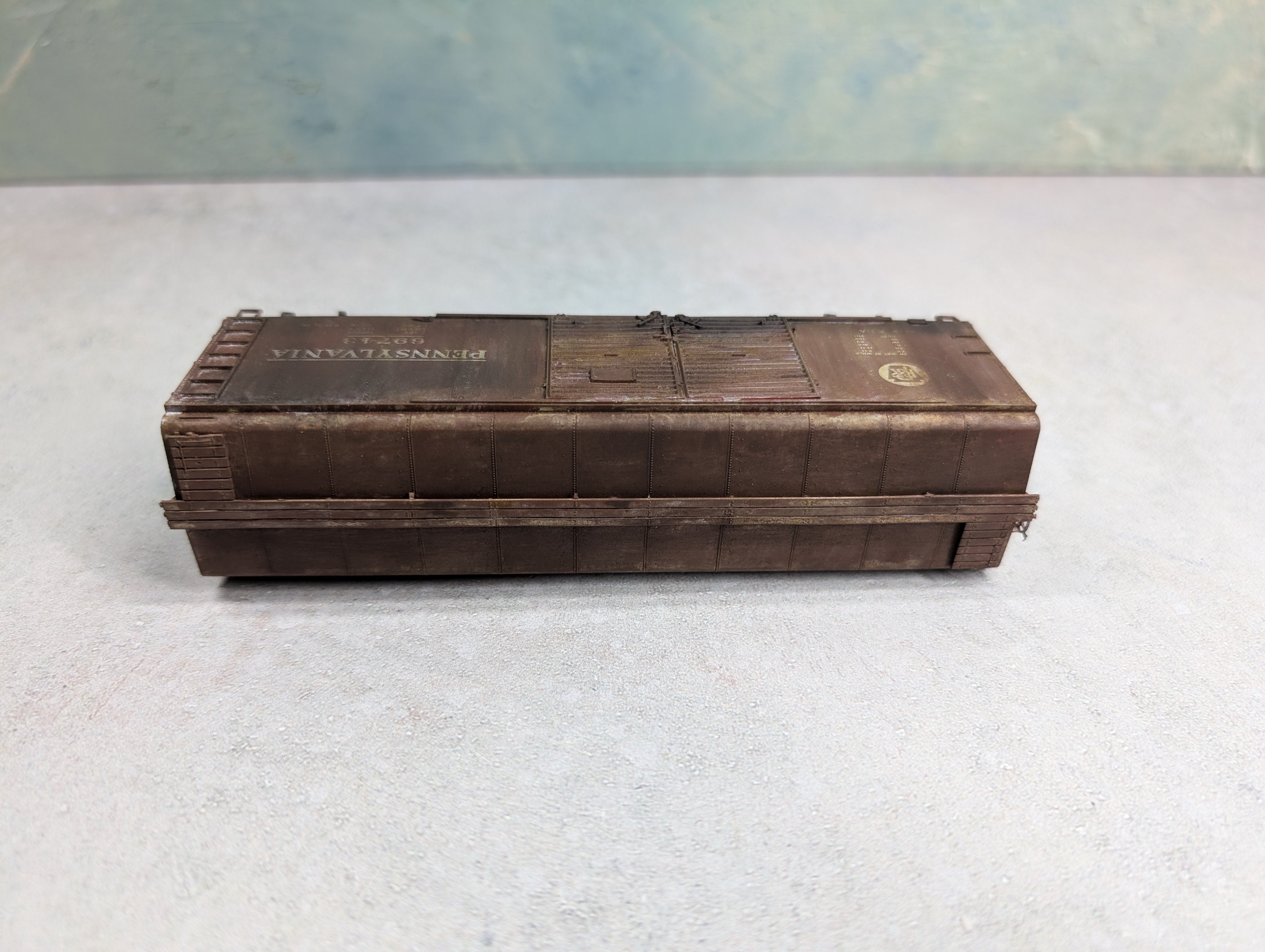 USED Bowser HO Scale Beautifully Weathered Rounded Top 40' Box Car Pennsylvania PRR #69743