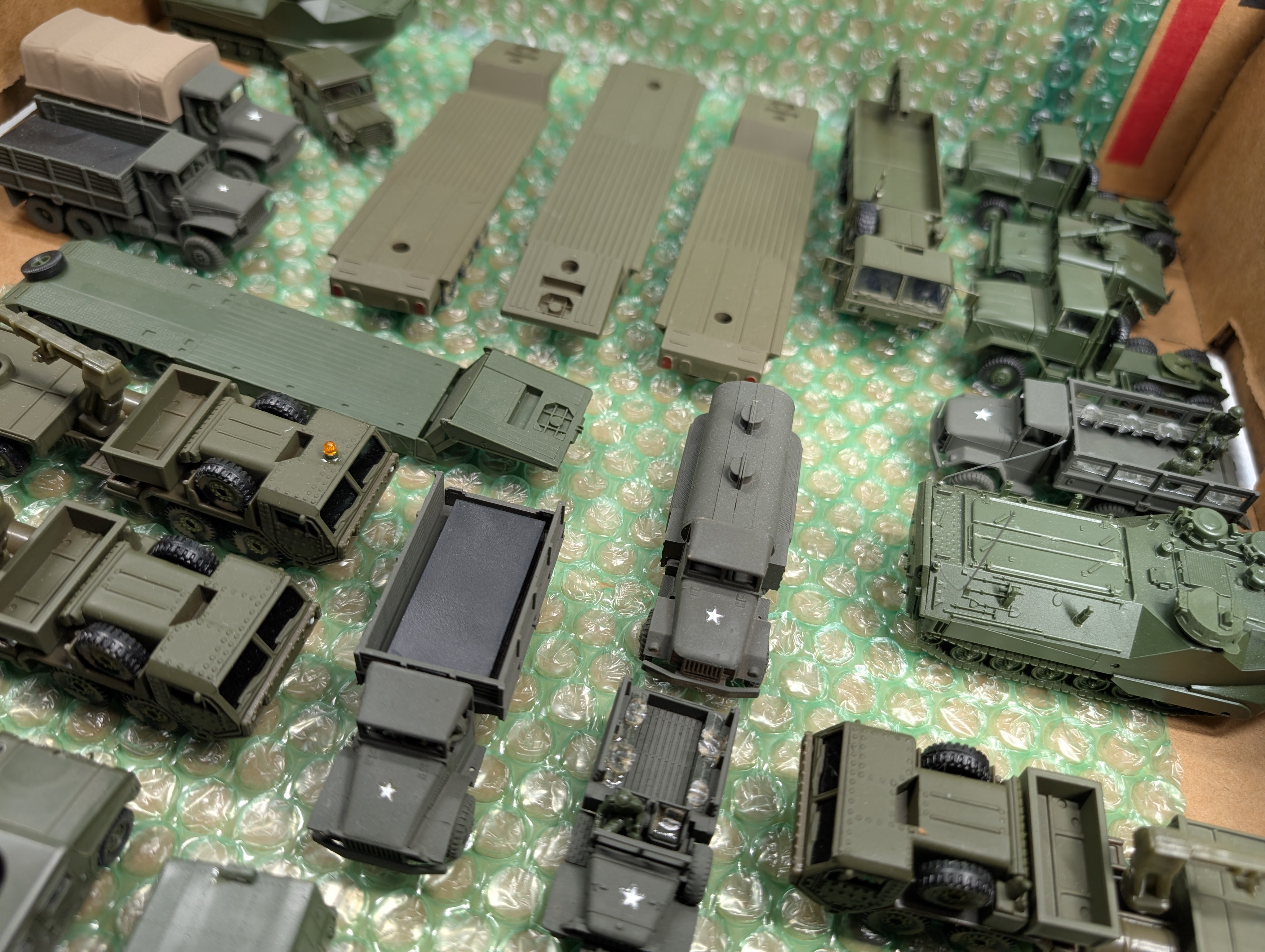 USED ROCO HO Scale Lot of Various Army Tank Cars, Vehicles, Parts and more, MiniTanks