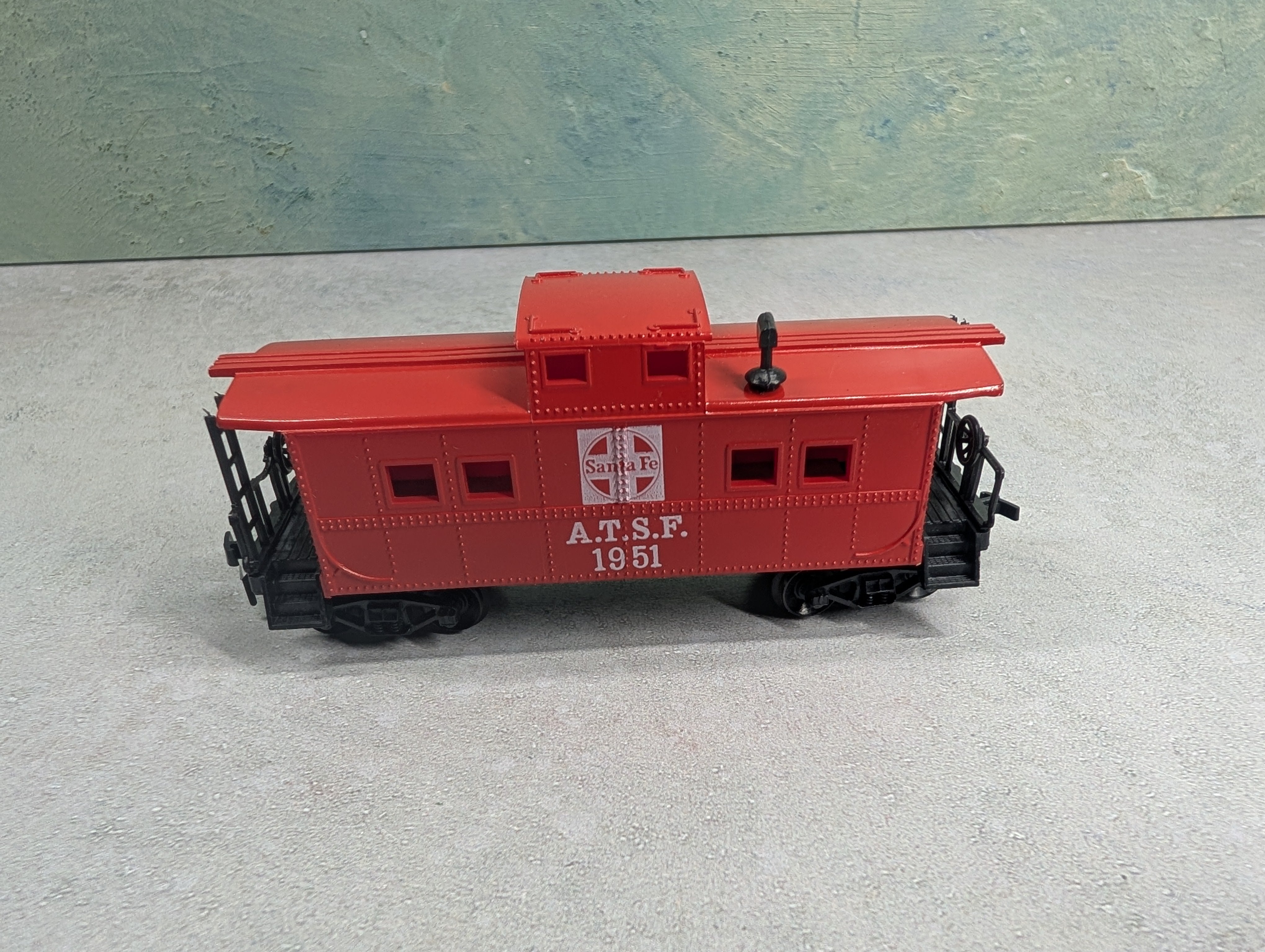 USED Life-Like HO Scale Caboose Santa Fe ATSF #1951