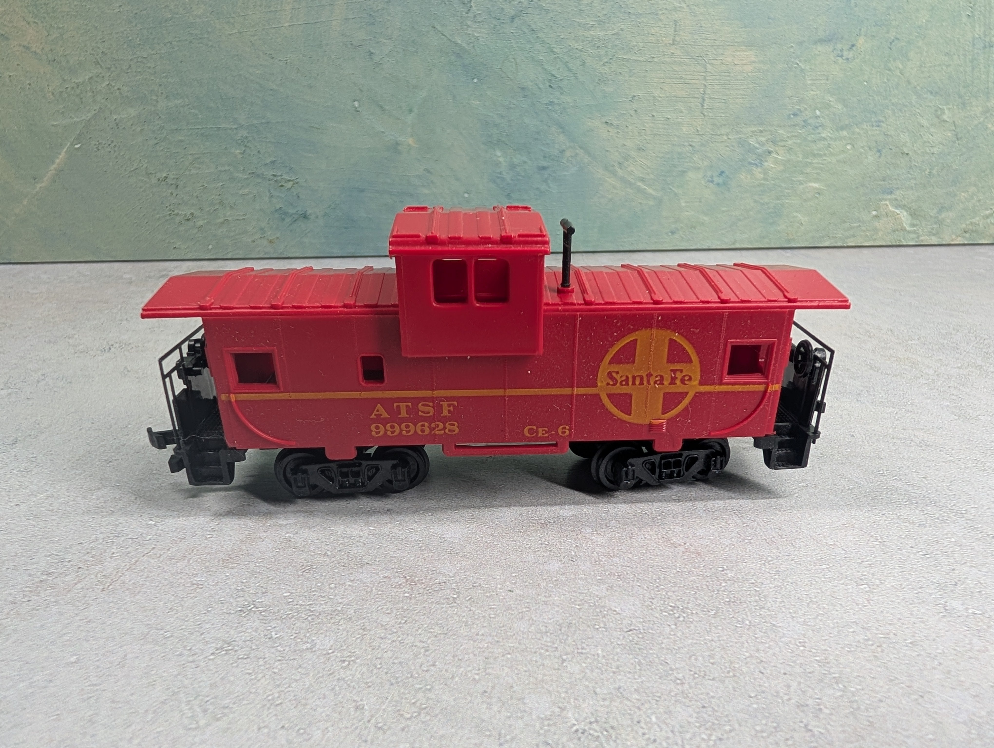 USED Bachmann HO Scale Caboose Santa Fe Red Cupola Version