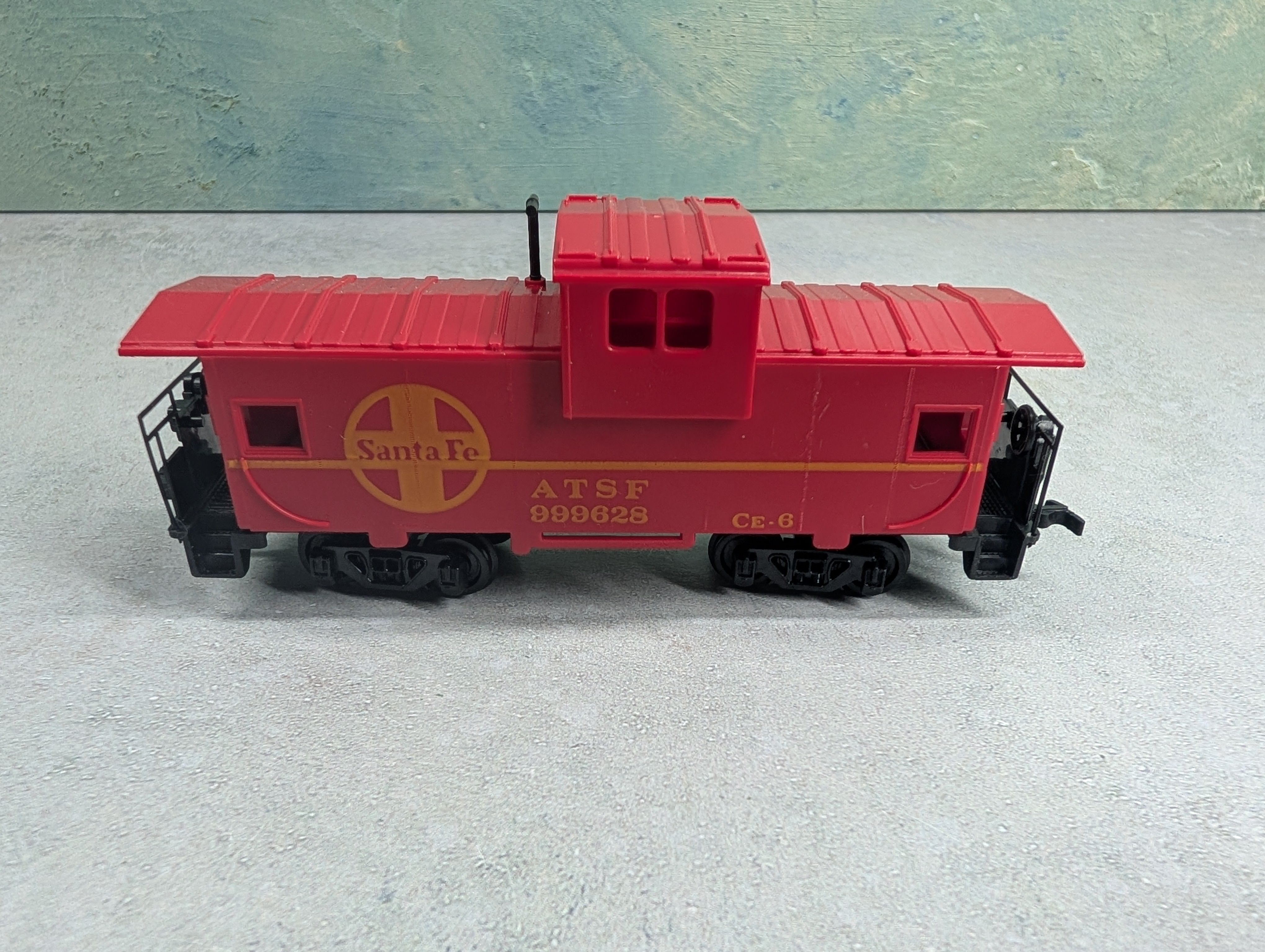 USED Bachmann HO Scale Caboose Santa Fe Red Cupola Version
