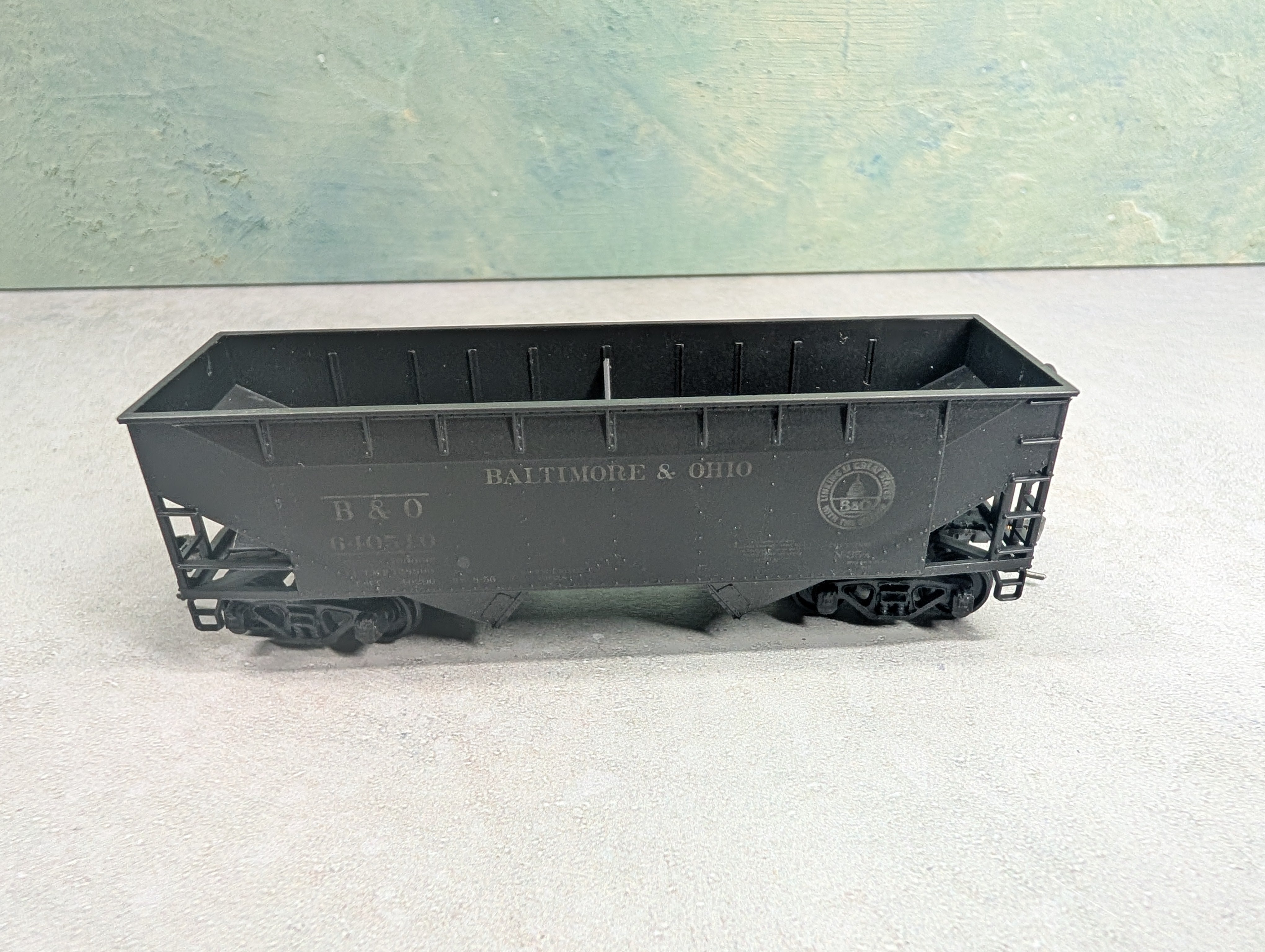 USED Athearn HO Scale 2 Bay Hopper Baltimore and Ohio B&O #640510 Lightly Weathered