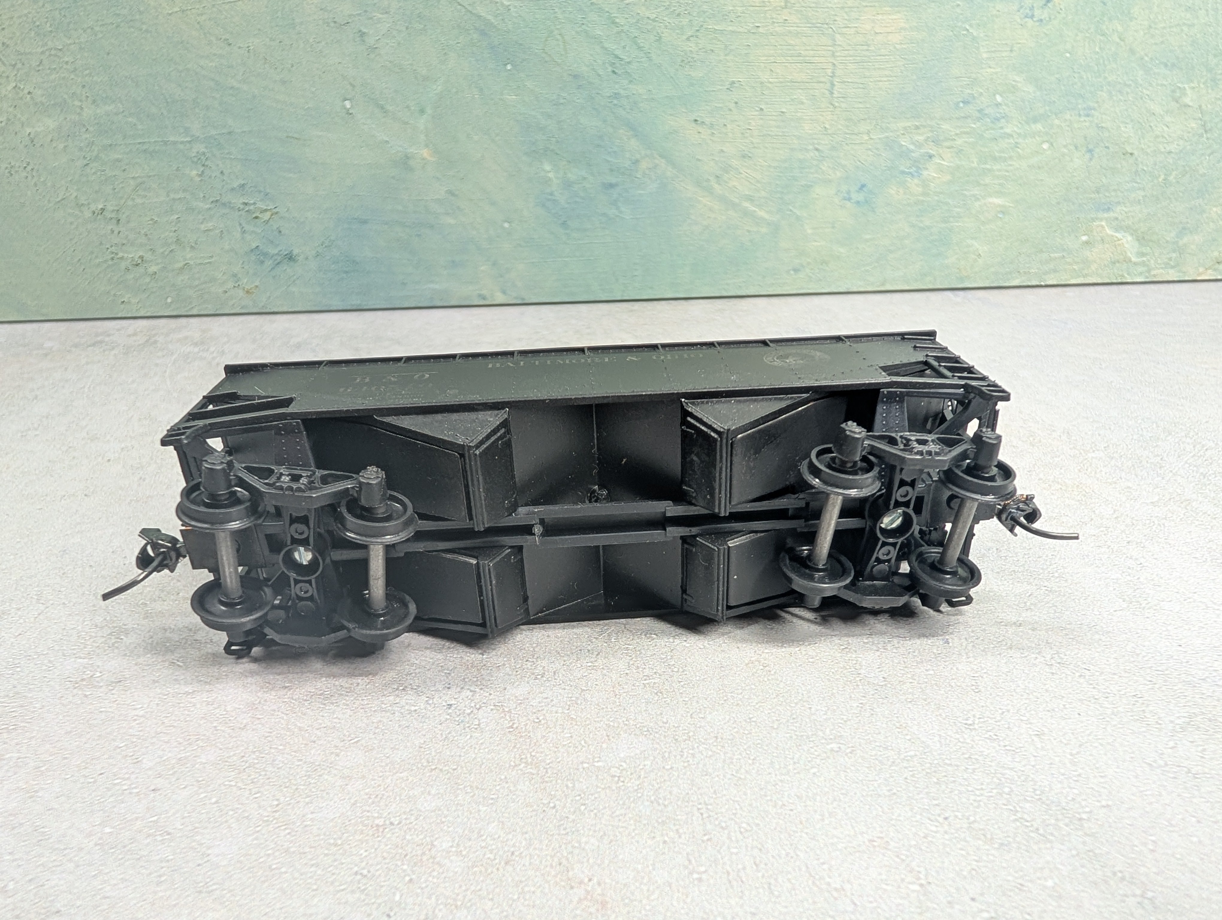 USED Athearn HO Scale 2 Bay Hopper Baltimore and Ohio B&O #640510 Lightly Weathered