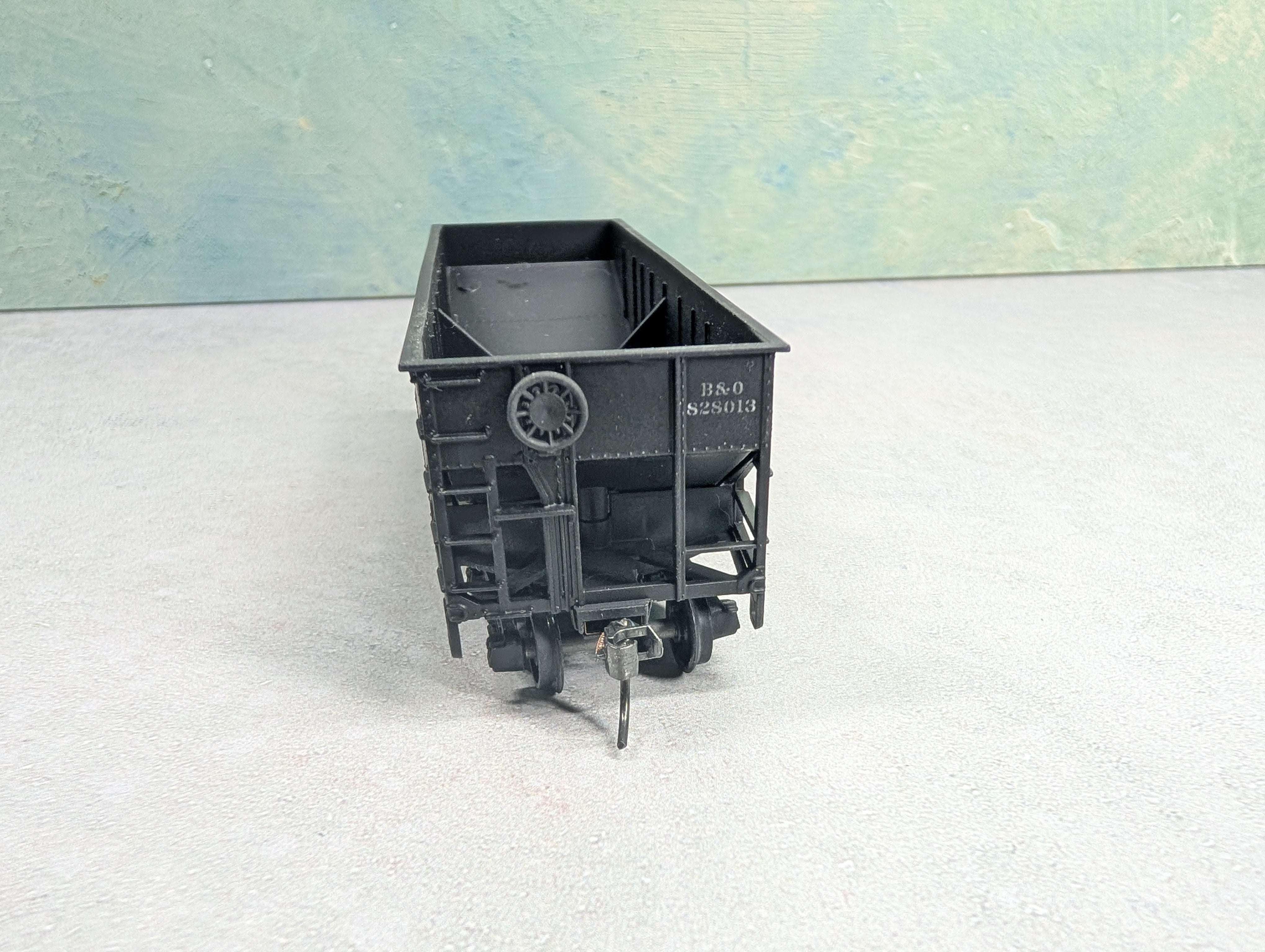 USED Athearn HO Scale 2 Bay Hopper Baltimore and Ohio B&O #828013 Lightly Weathered