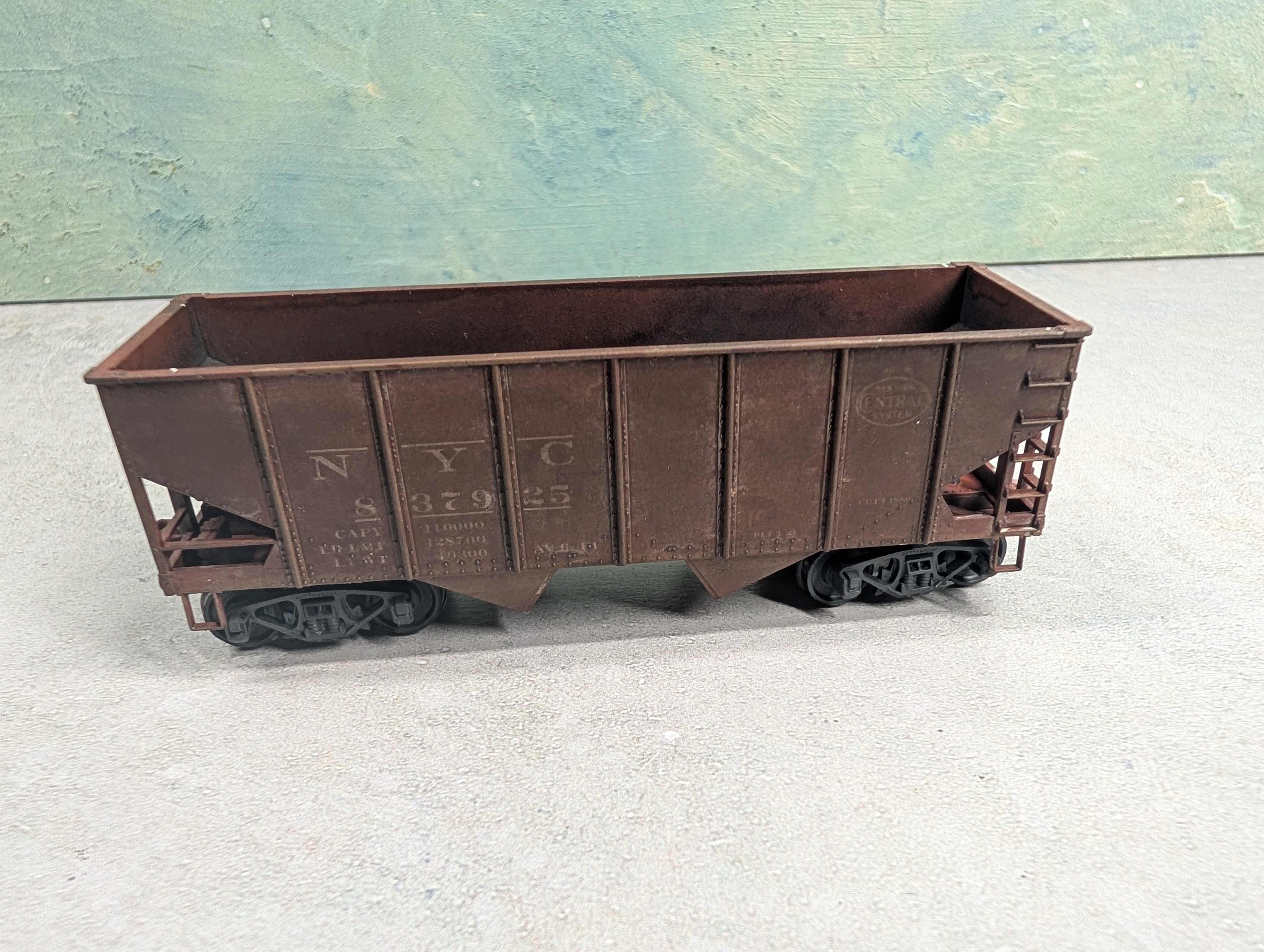 USED Accurail HO Scale 2 Bay Hopper New York Central NYC #837925 Weathered