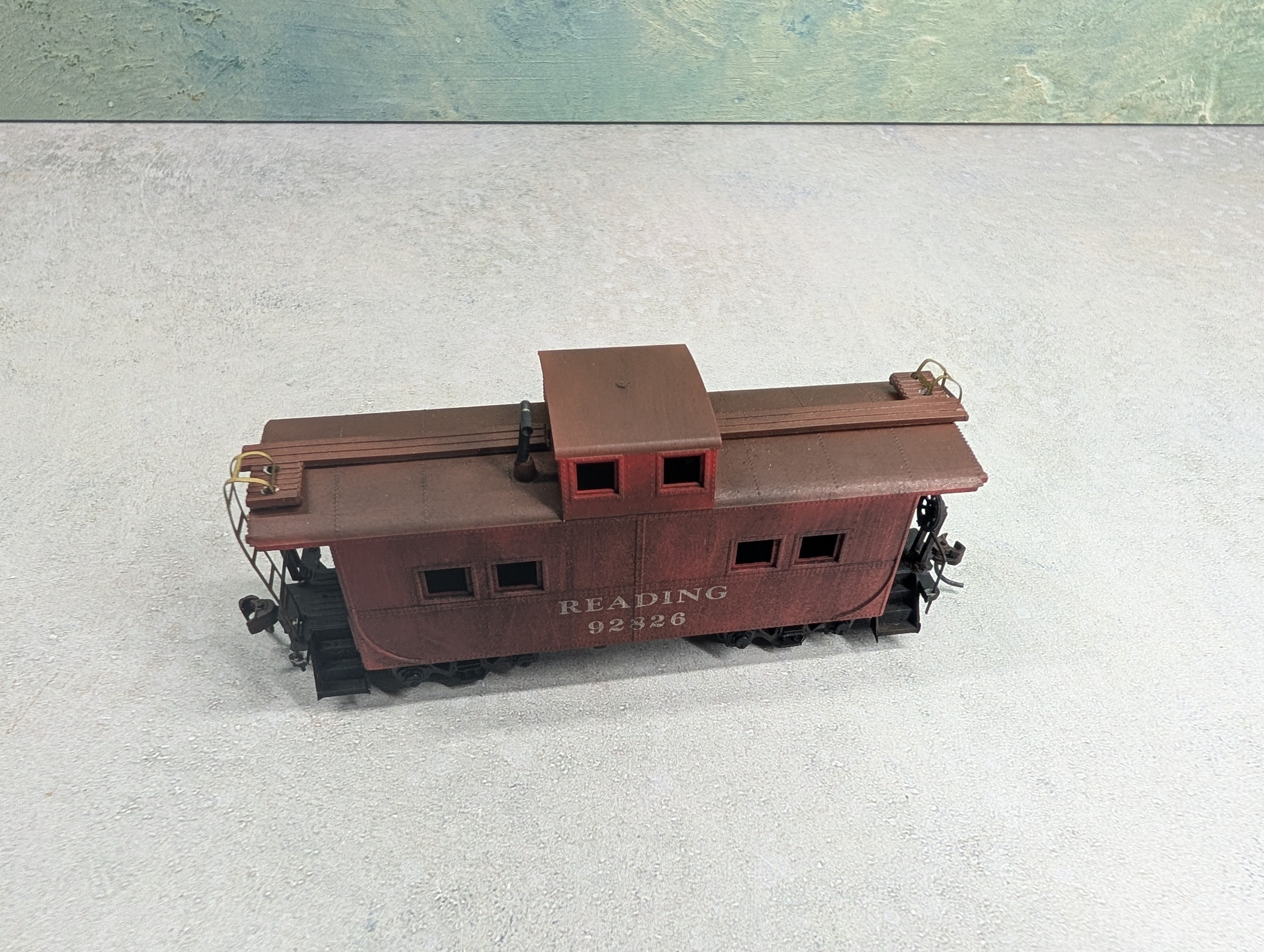 USED Roundhouse HO Scale Caboose Reading #92826 Weathered