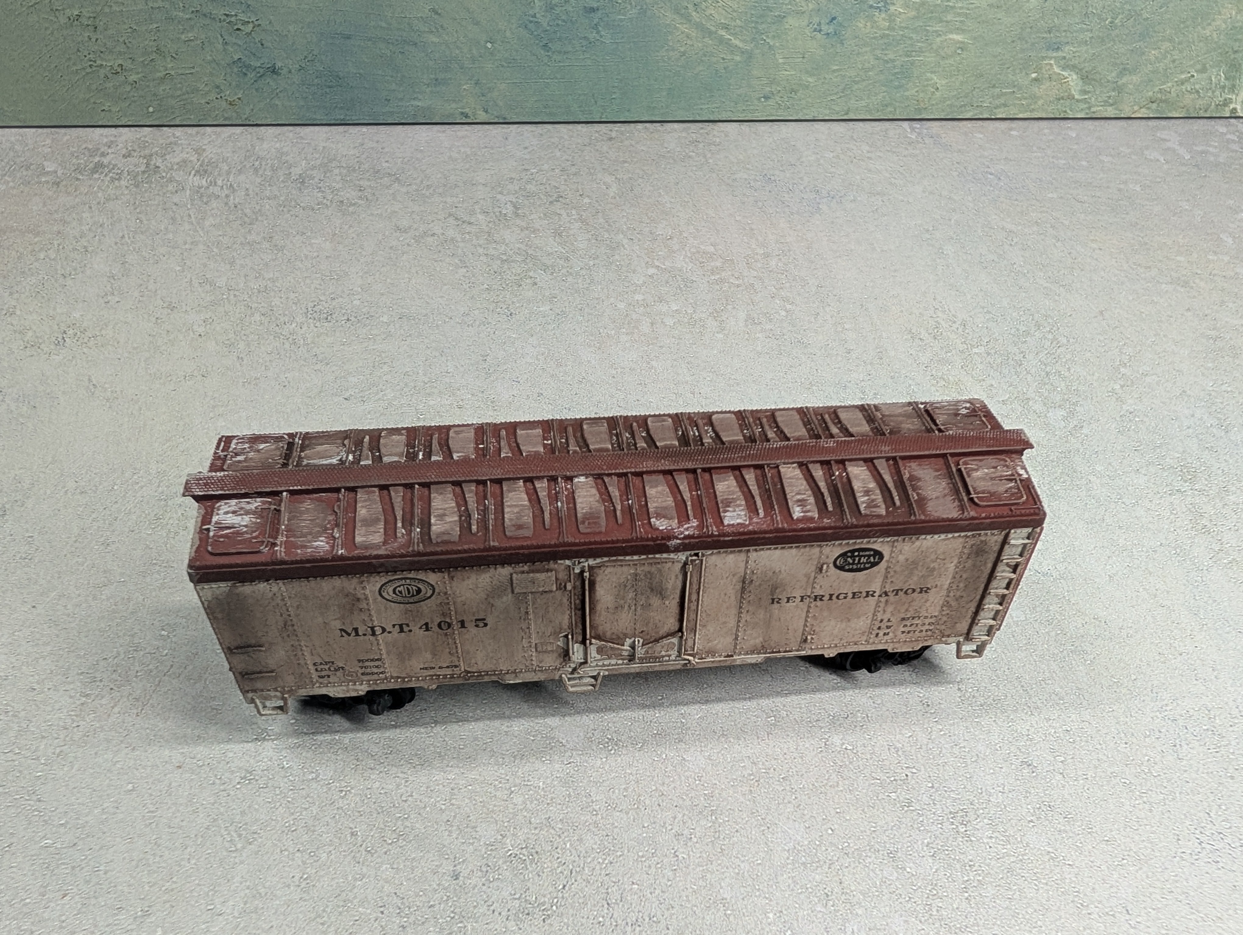 USED REVELL HO Scale 41' Steel Reefer New York Central MDT #4015 Weathered