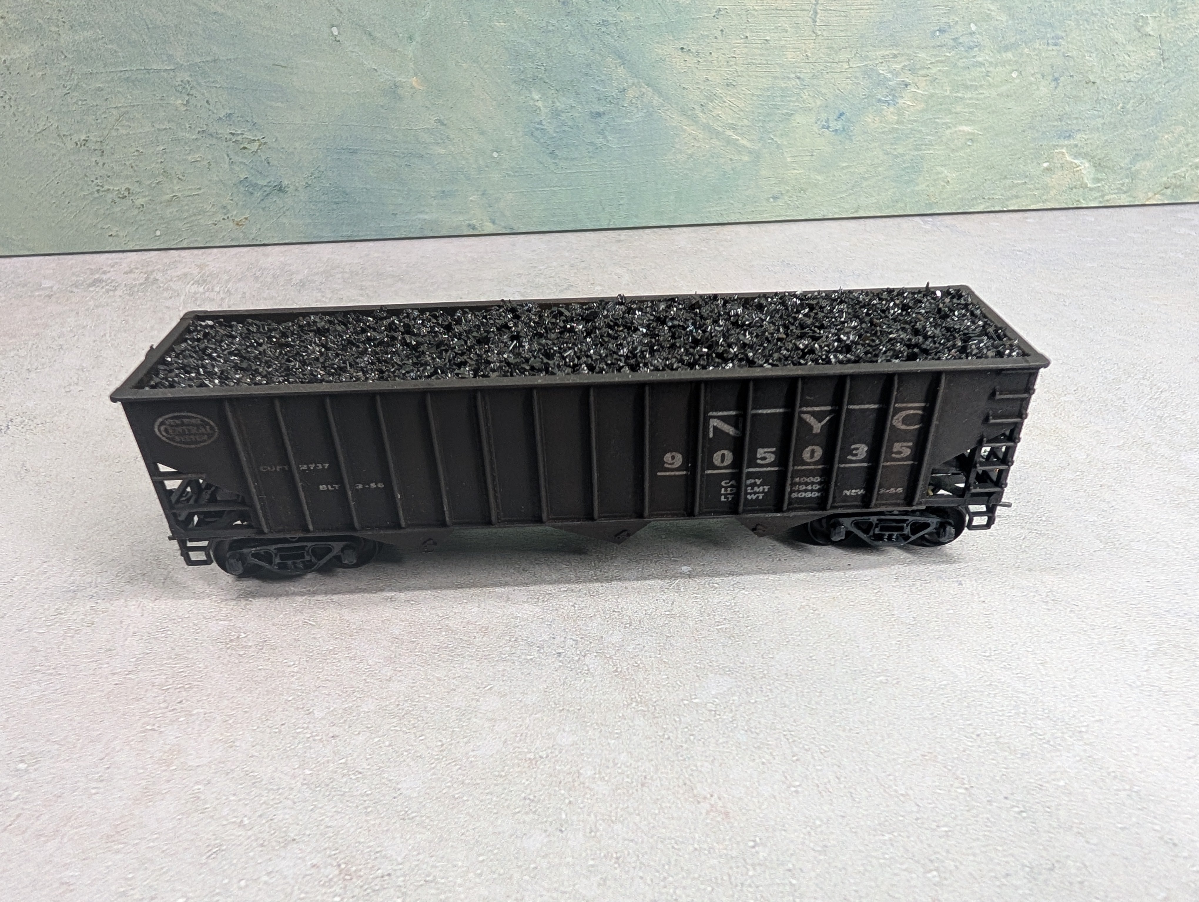USED Stewart Hobbies HO Scale 70 Ton 3 Bay Hopper New York Central NYC #905035 Weathered w/ Coal Load