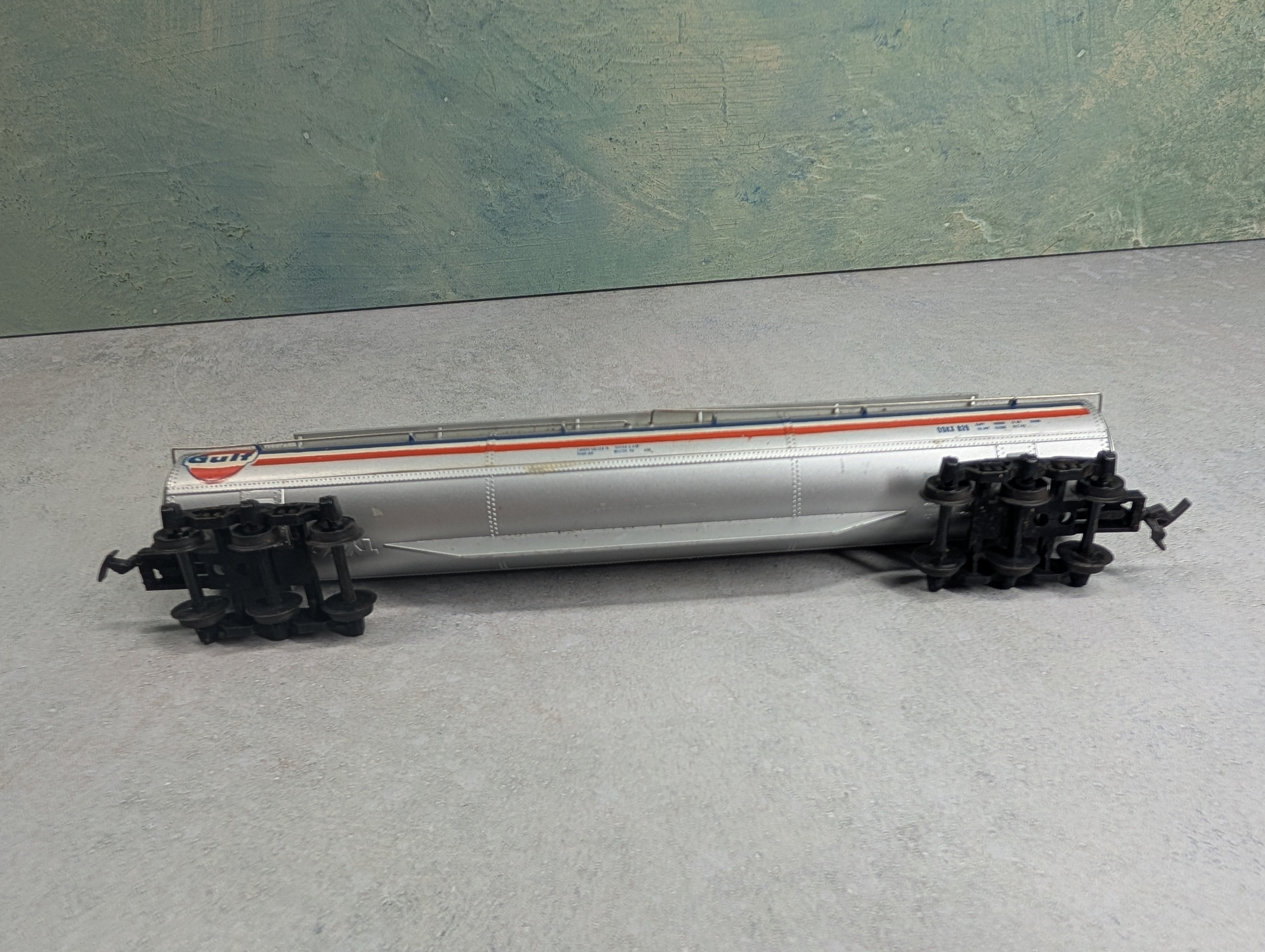 USED Tyco HO Scale Large 3 Dome Tank Car Gulf OSKX #829