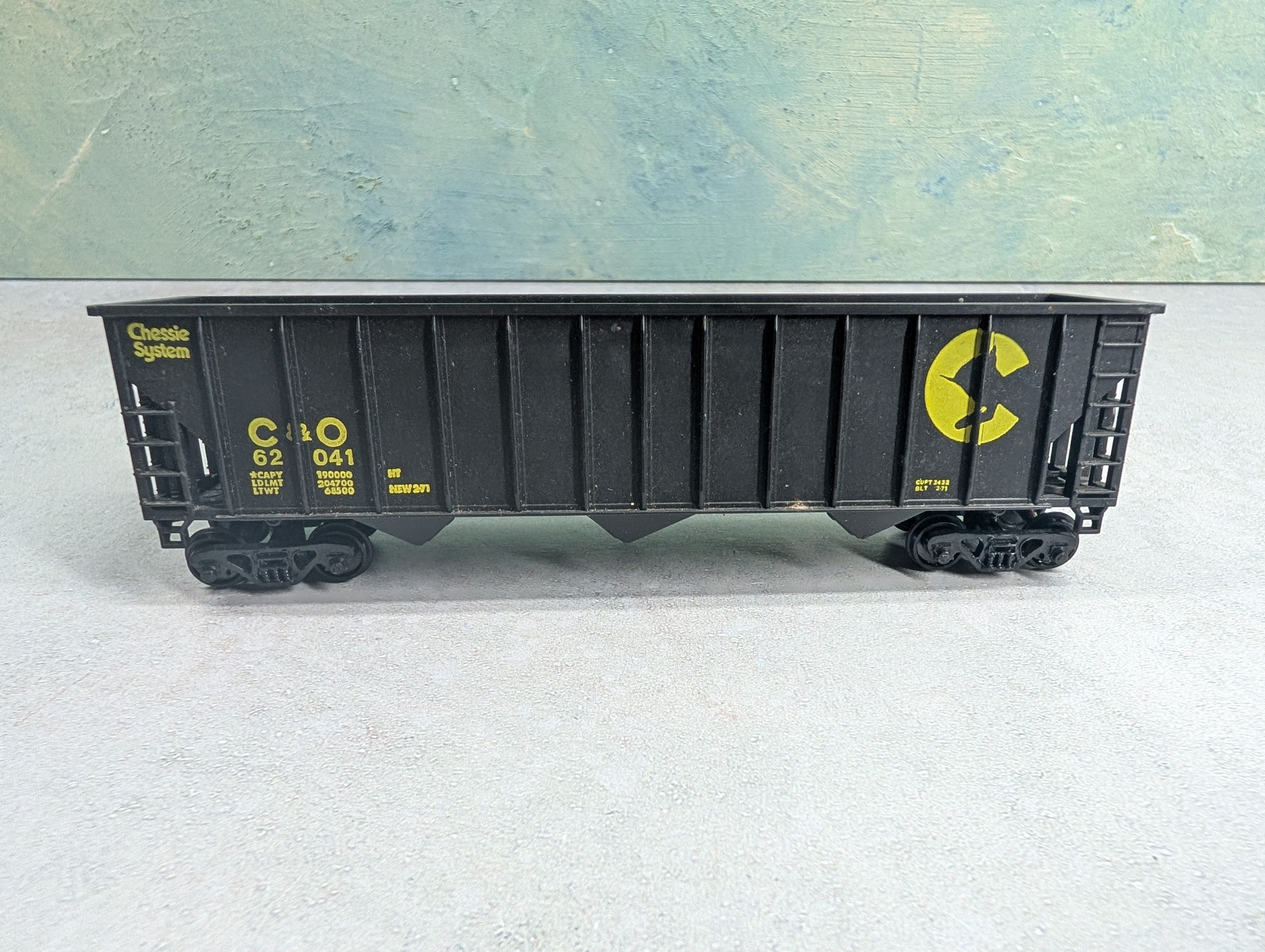 USED HO Scale 100 Ton 3 Bay Hopper Chessie System C&O #62041