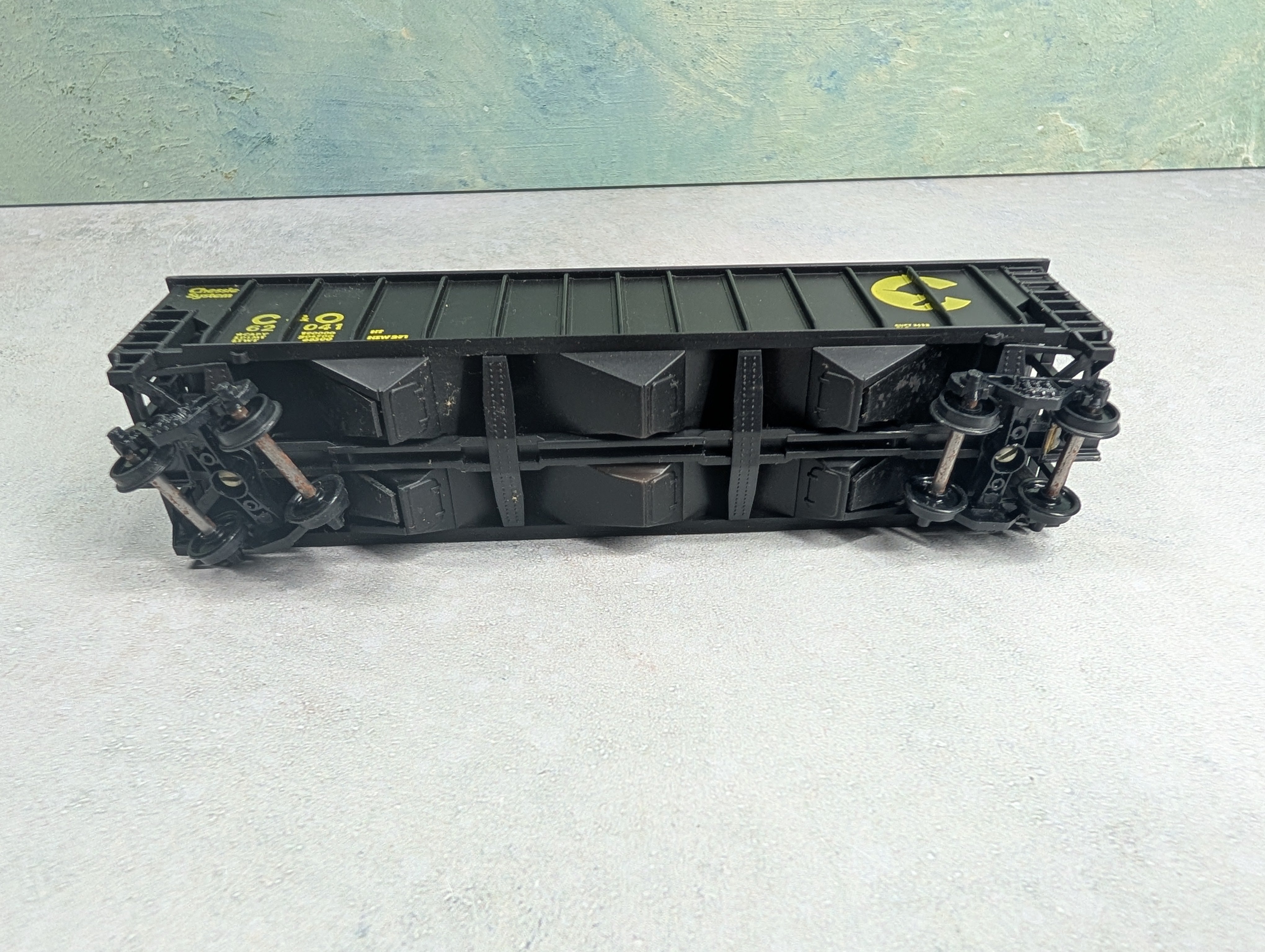 USED HO Scale 100 Ton 3 Bay Hopper Chessie System C&O #62041