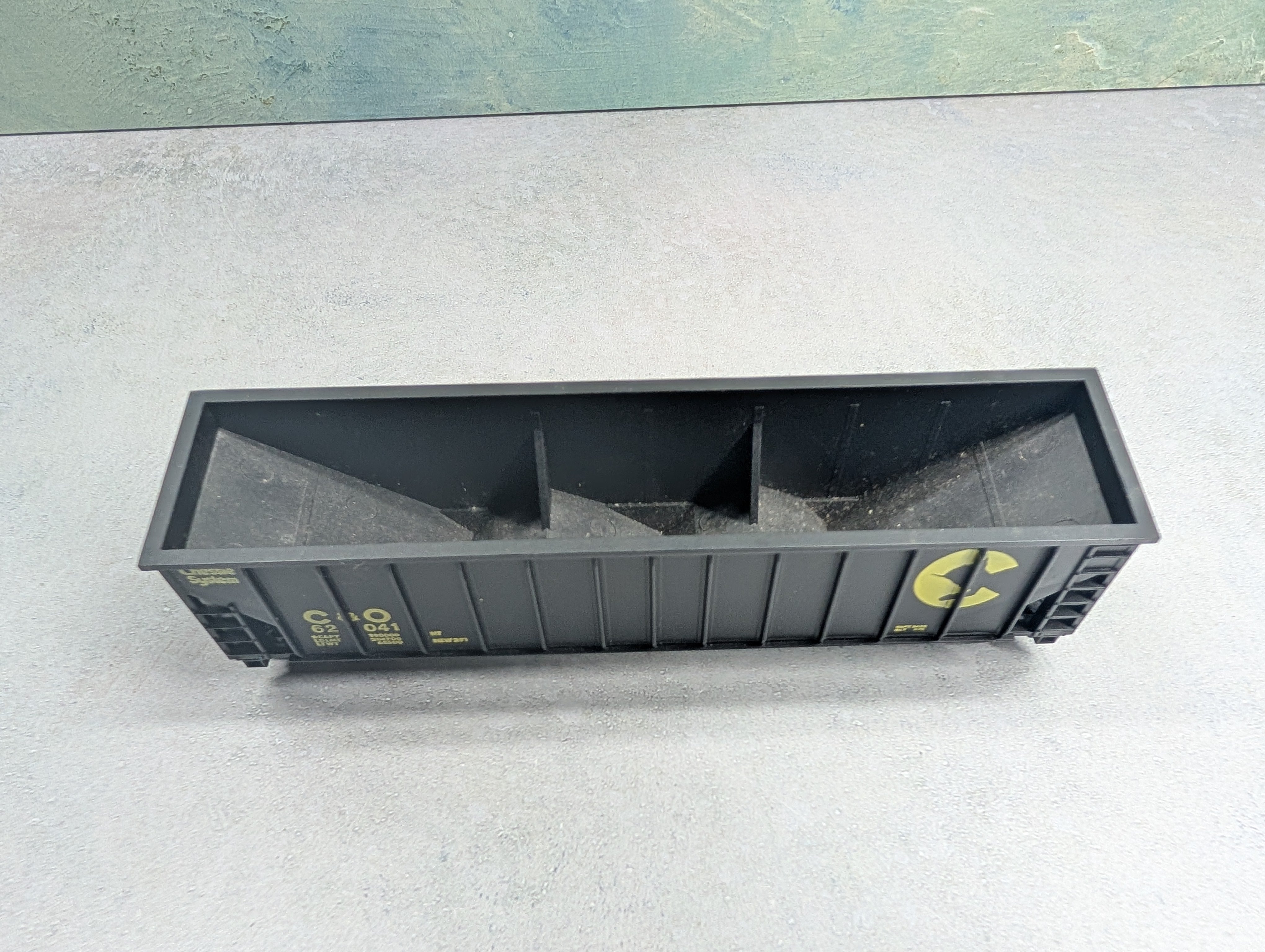 USED HO Scale 100 Ton 3 Bay Hopper Chessie System C&O #62041