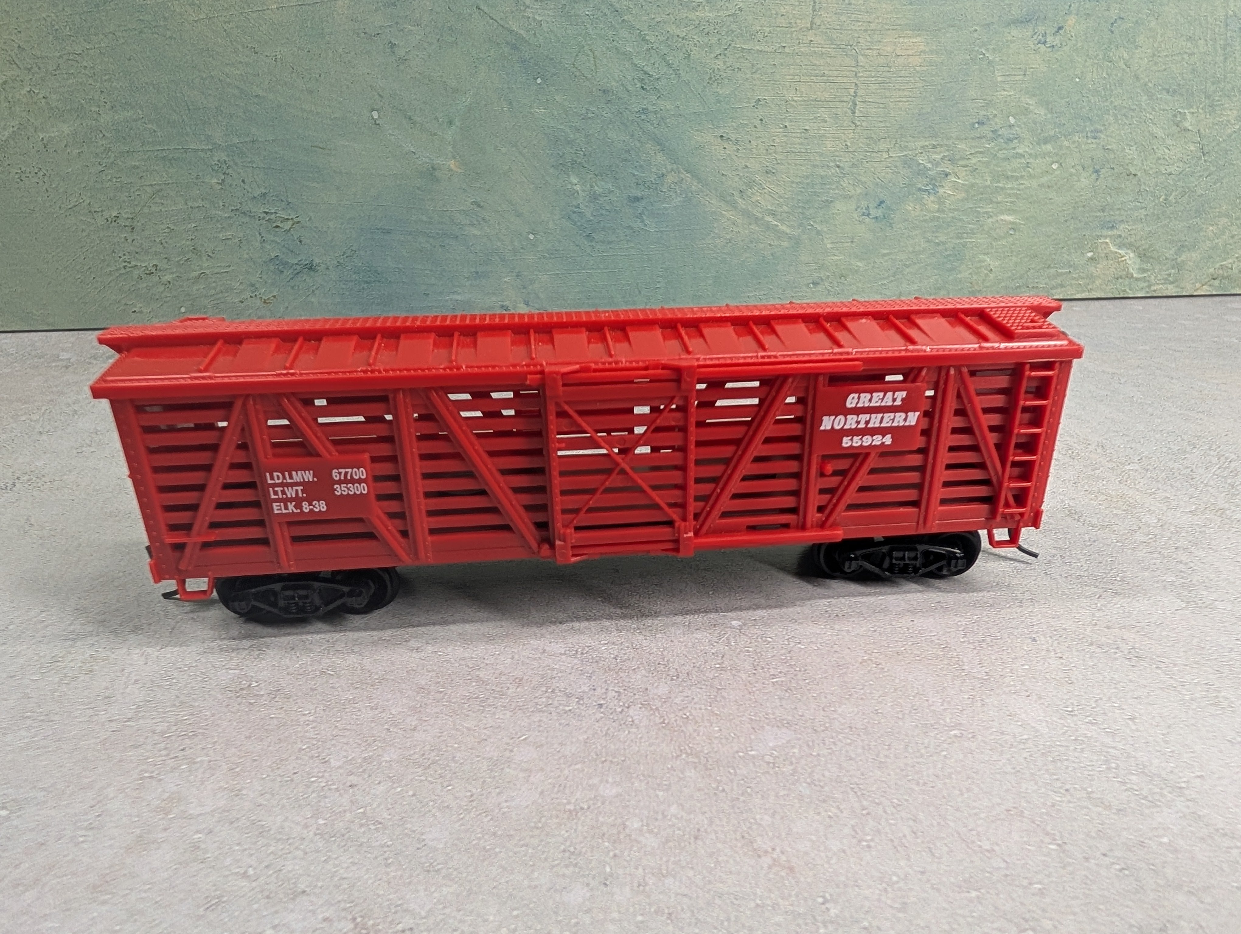 USED Life-Like HO Scale 42' Cattle Stock Car Great Northern #55924