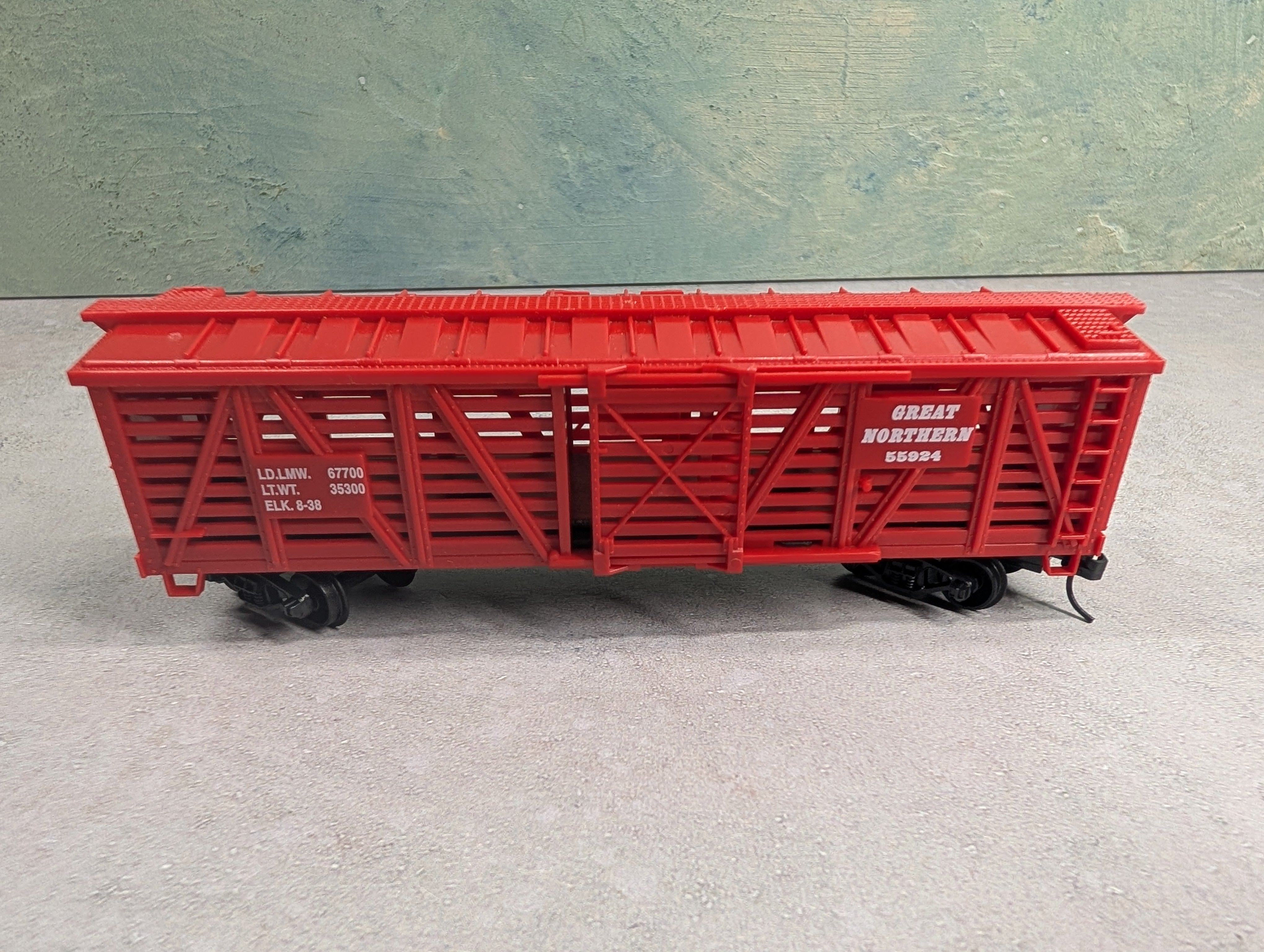 USED Life-Like HO Scale 42' Cattle Stock Car Great Northern #55924