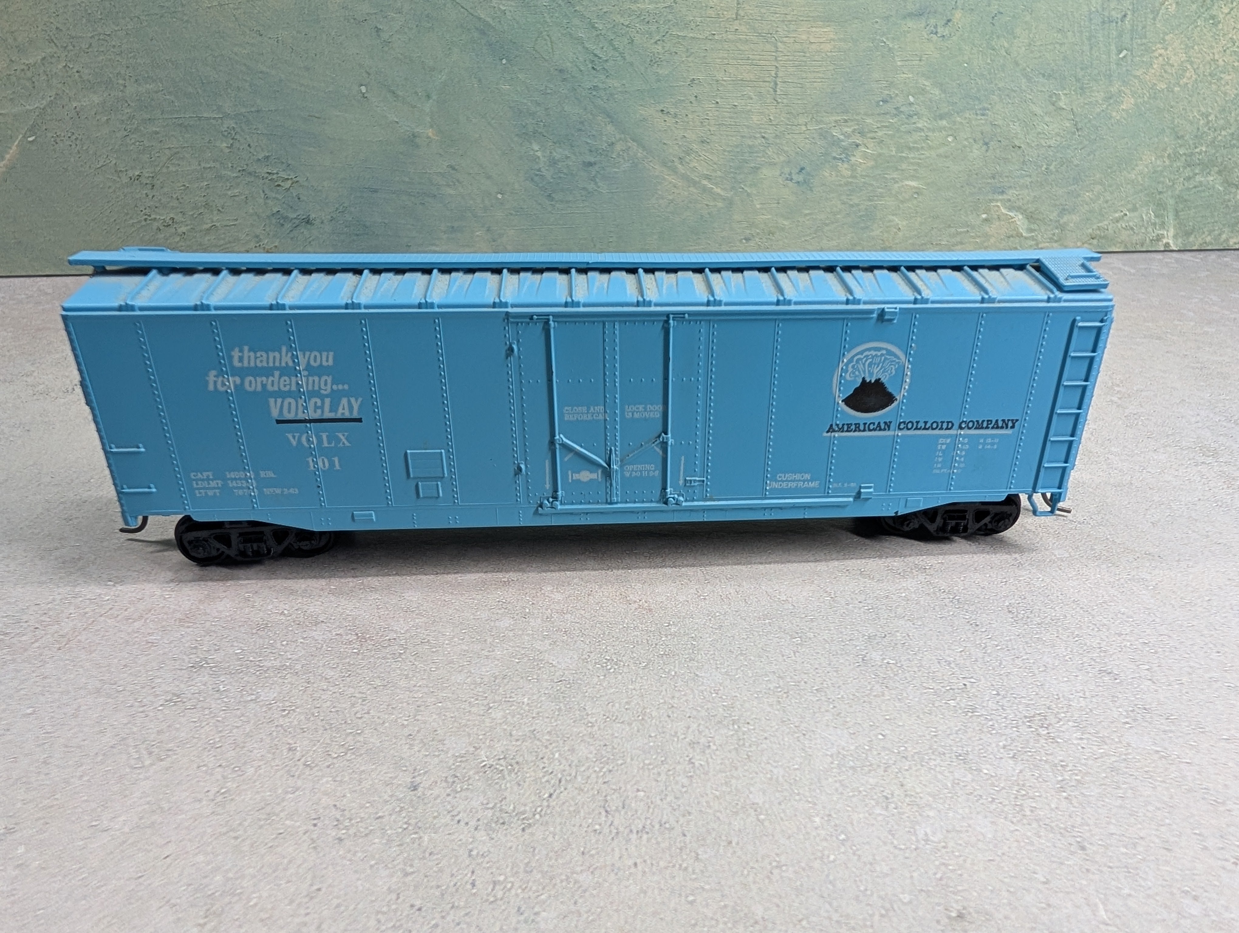 USED Athearn HO Scale 50' SD Box Car American Colloid VOLX #101