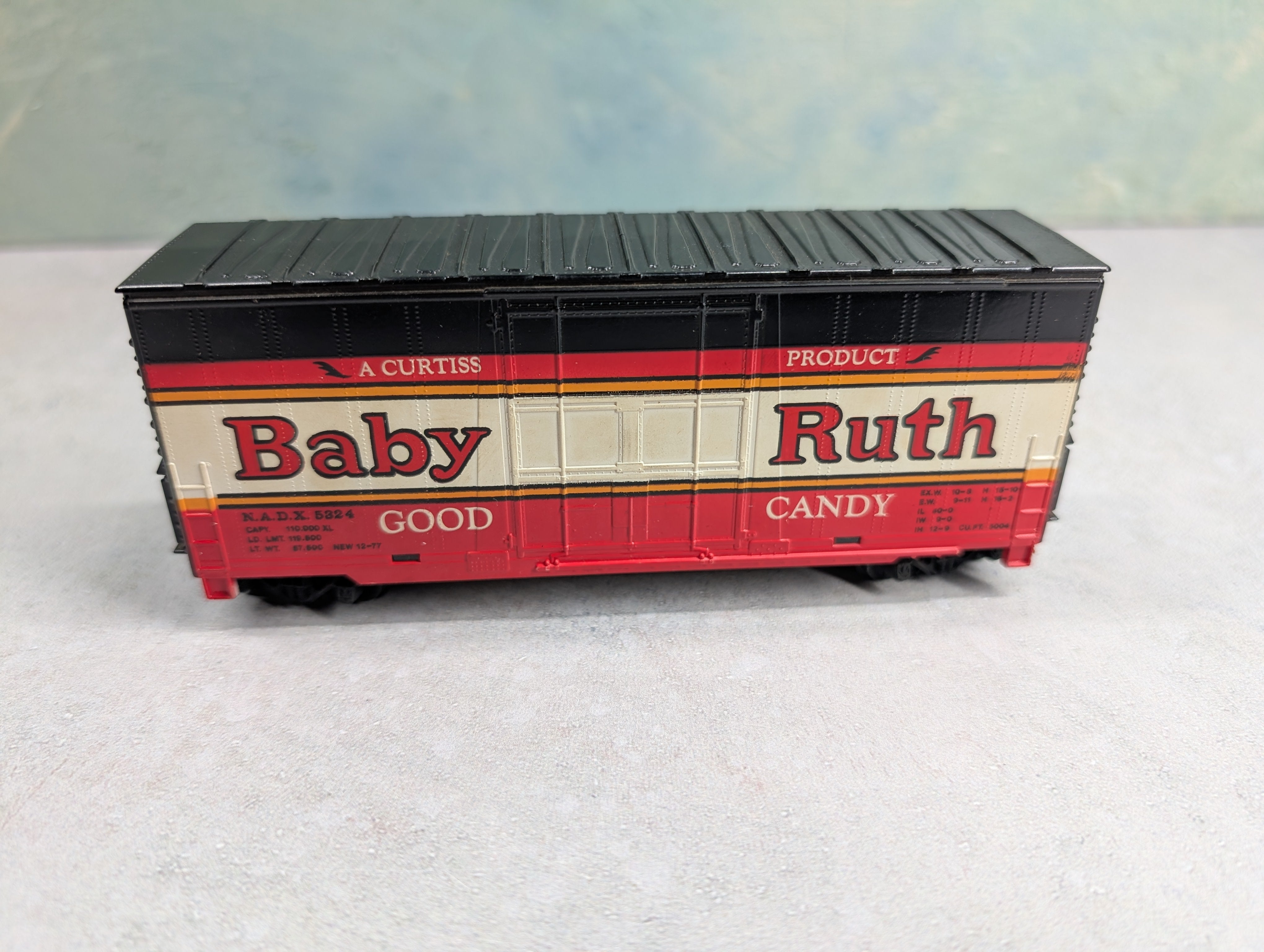 USED HO Scale 40' Hi-Cube Box Car Baby Ruth NADX #5324