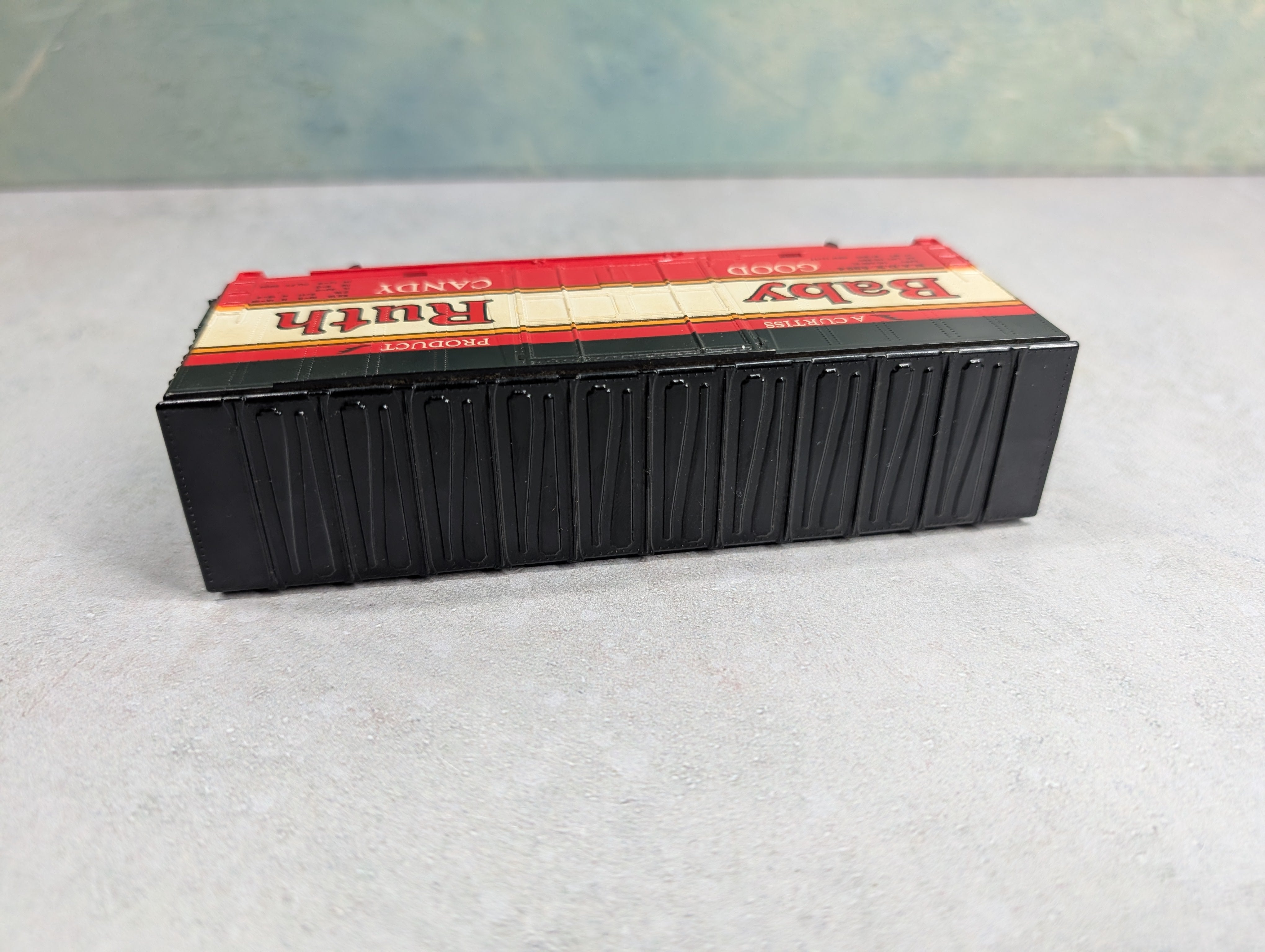 USED HO Scale 40' Hi-Cube Box Car Baby Ruth NADX #5324