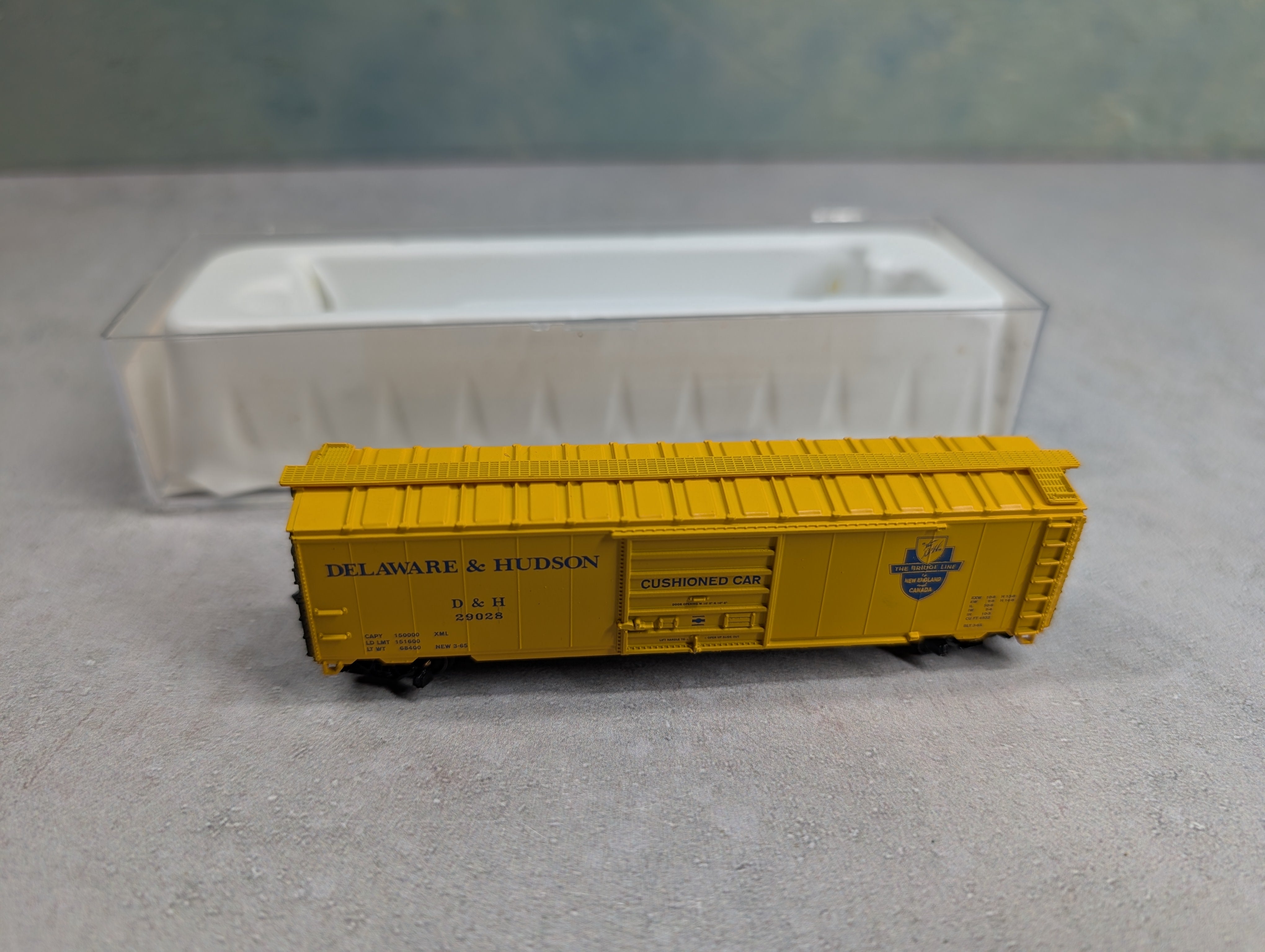USED Con-Cor #1-041204-3 N Scale 50' Box Car Delaware and Hudson D&H #29028