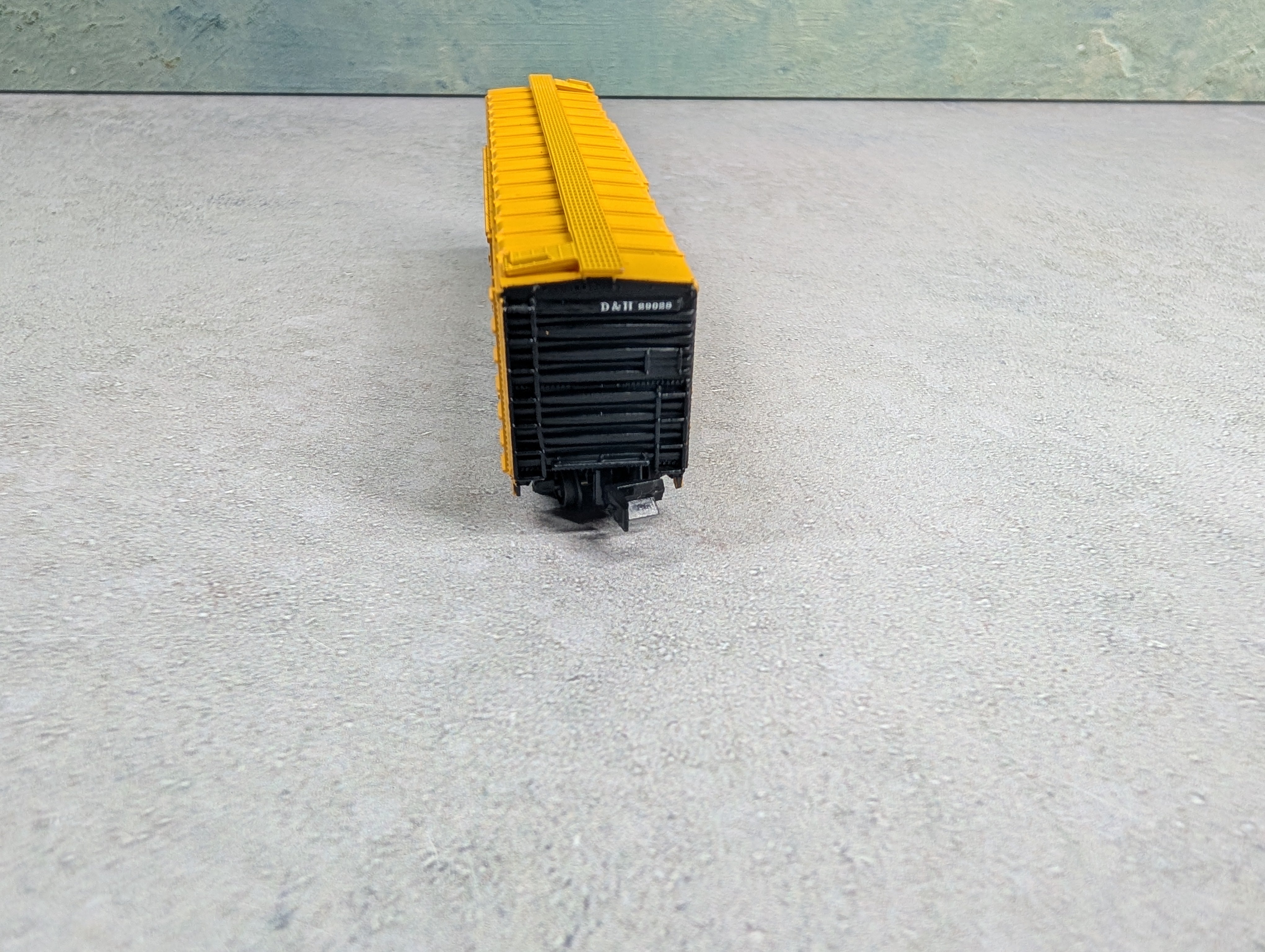 USED Con-Cor #1-041204-3 N Scale 50' Box Car Delaware and Hudson D&H #29028