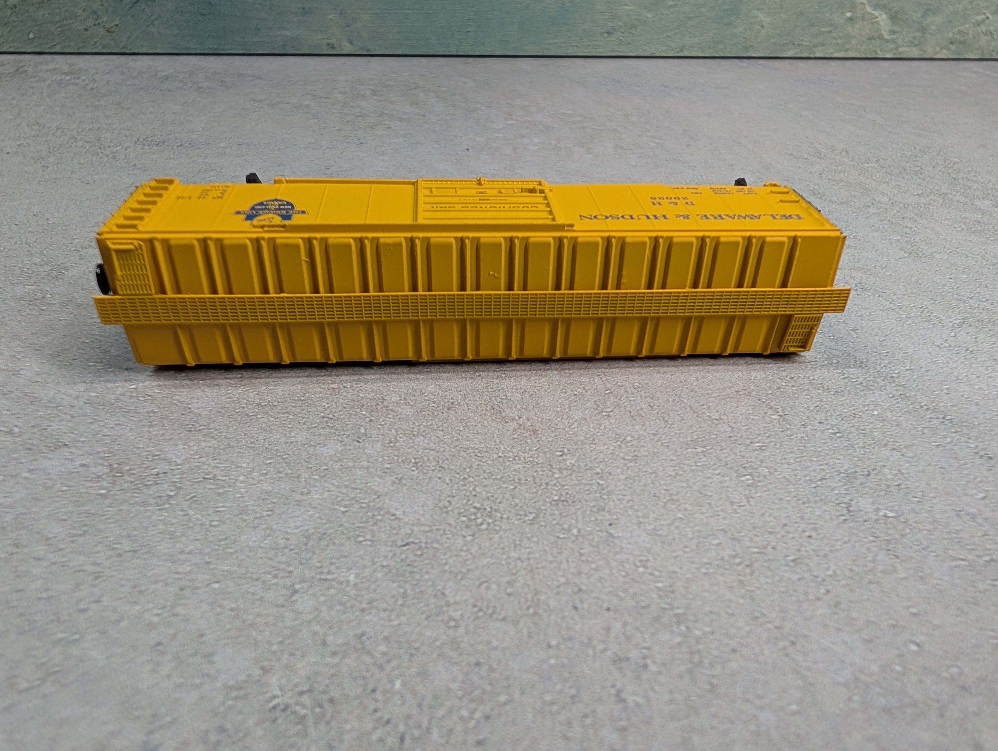 USED Con-Cor #1-041204-3 N Scale 50' Box Car Delaware and Hudson D&H #29028