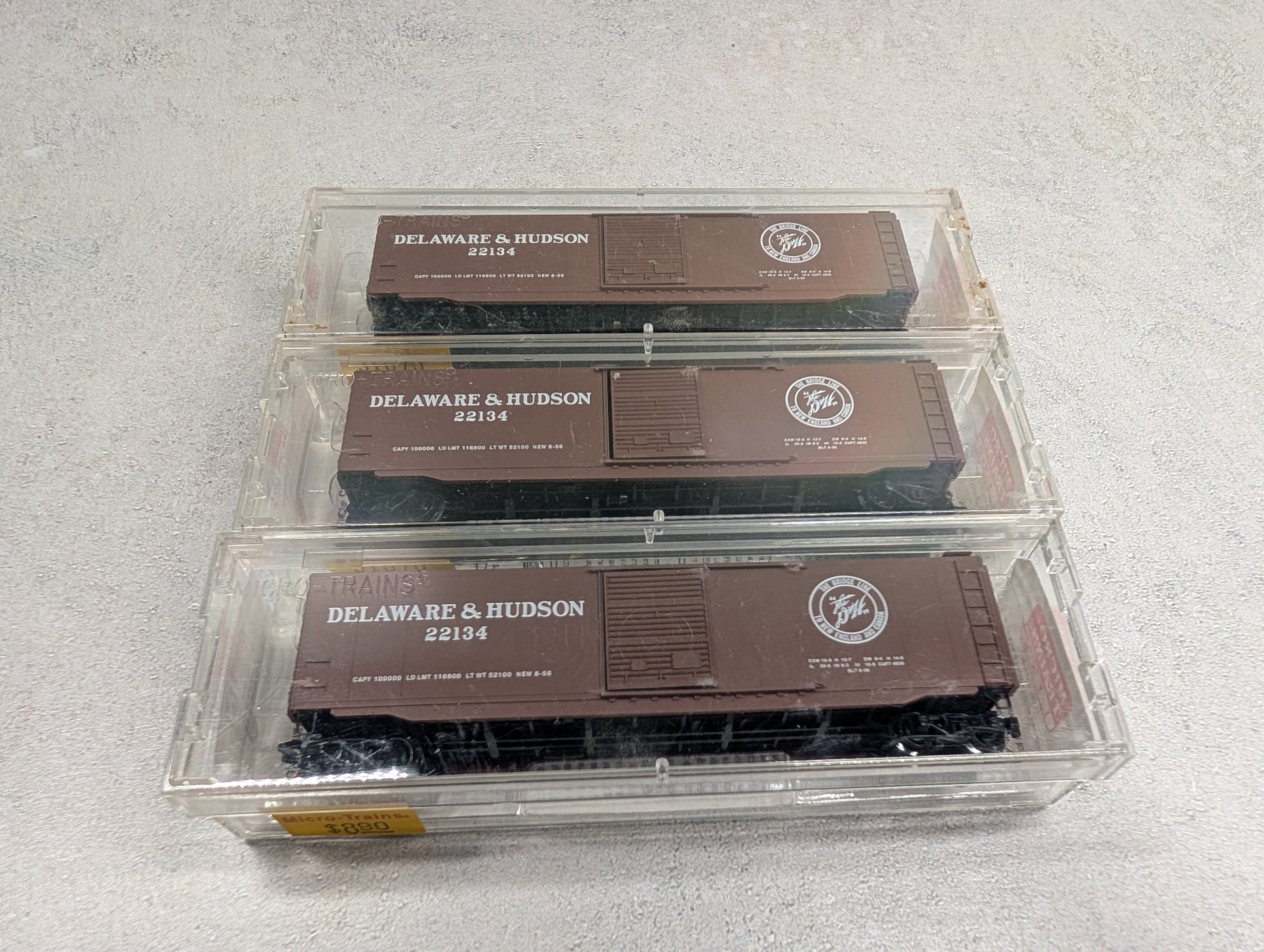 USED Micro-Trains 31070 N Scale 50' Standard SD Box Car Delaware and Hudson 22134 (3 pcs)