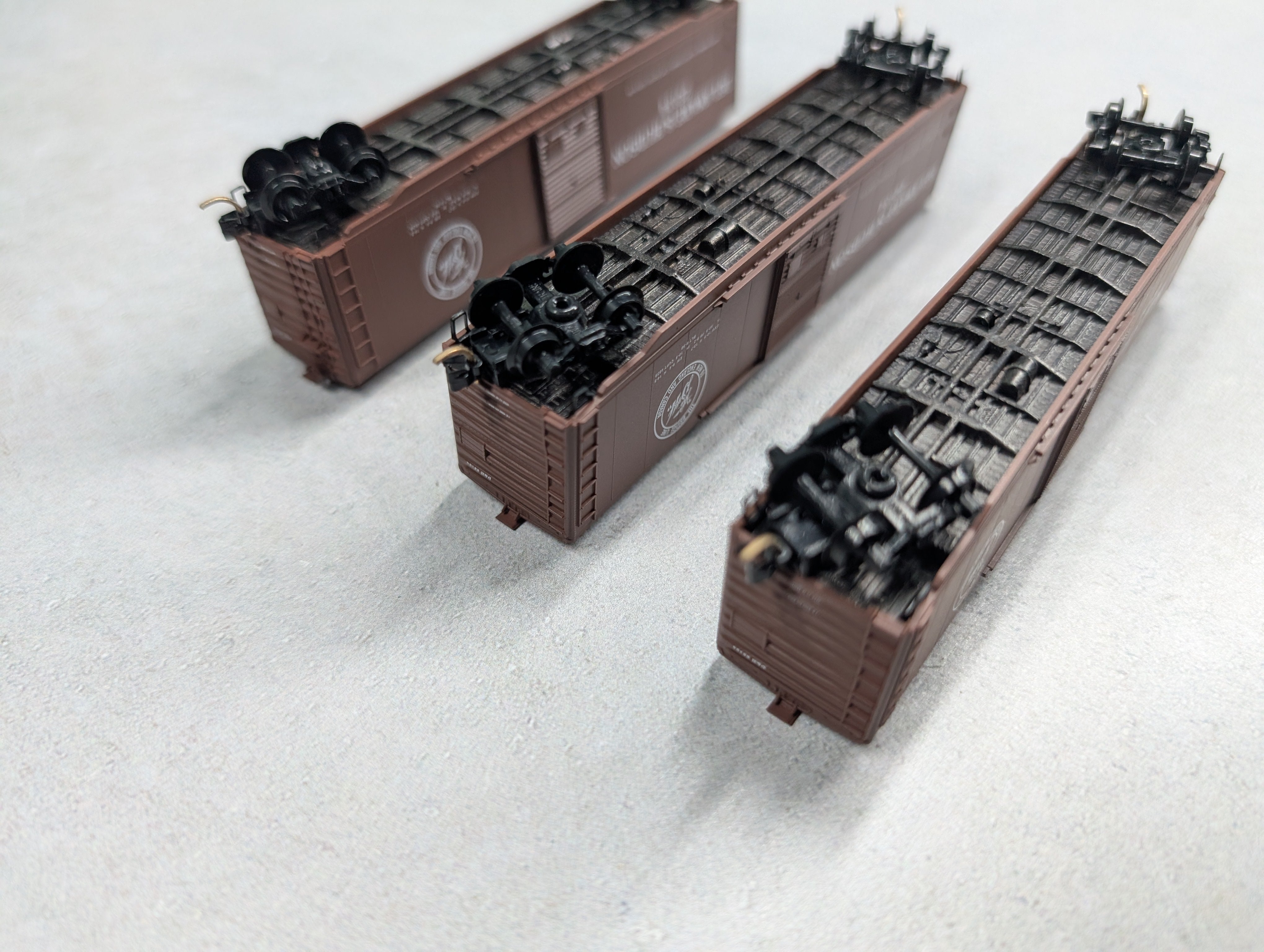 USED Micro-Trains 31070 N Scale 50' Standard SD Box Car Delaware and Hudson 22134 (3 pcs)