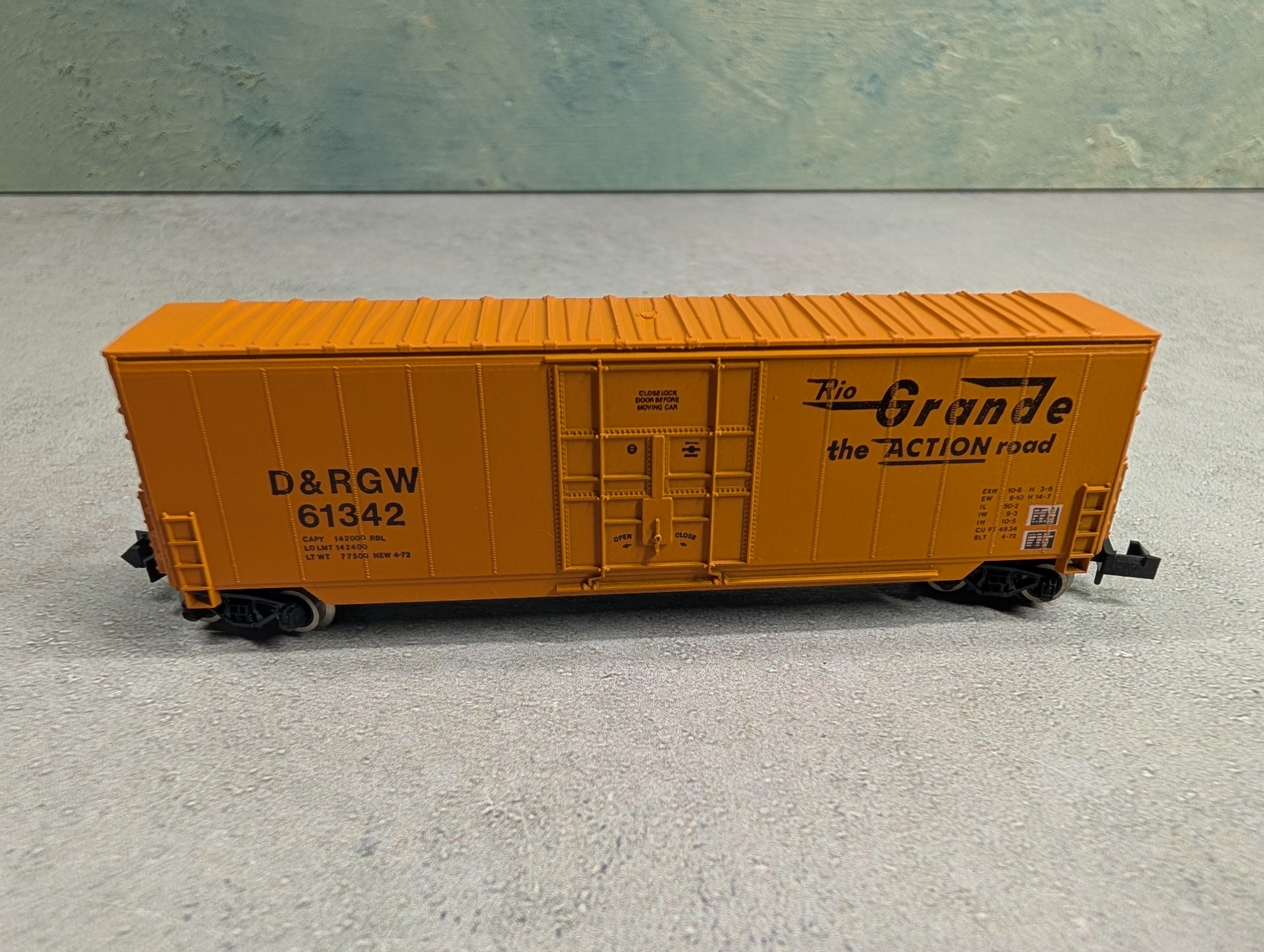 USED Roundhouse 8204 N Scale 50' Hi-Cube Box Car Rio Grande D&RGW #61342