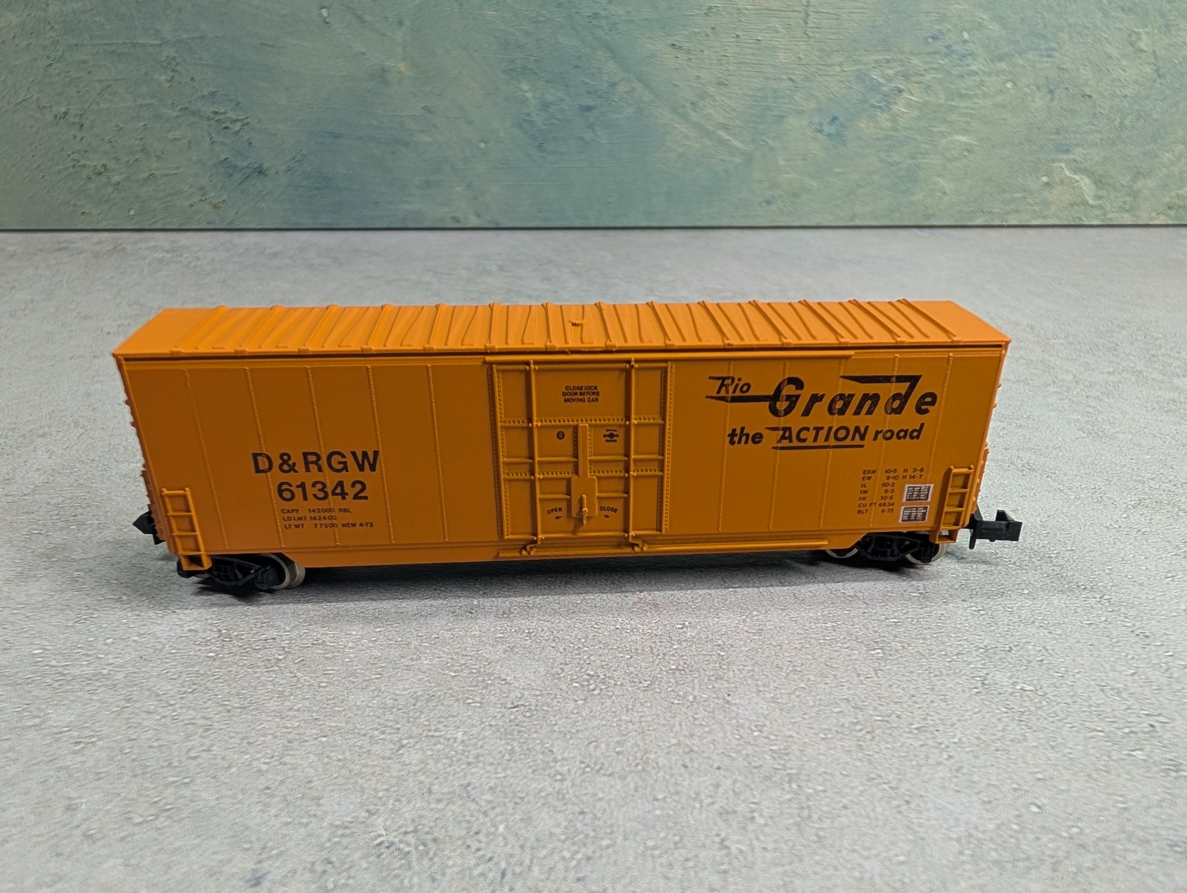 USED Roundhouse 8204 N Scale 50' Hi-Cube Box Car Rio Grande D&RGW #61342