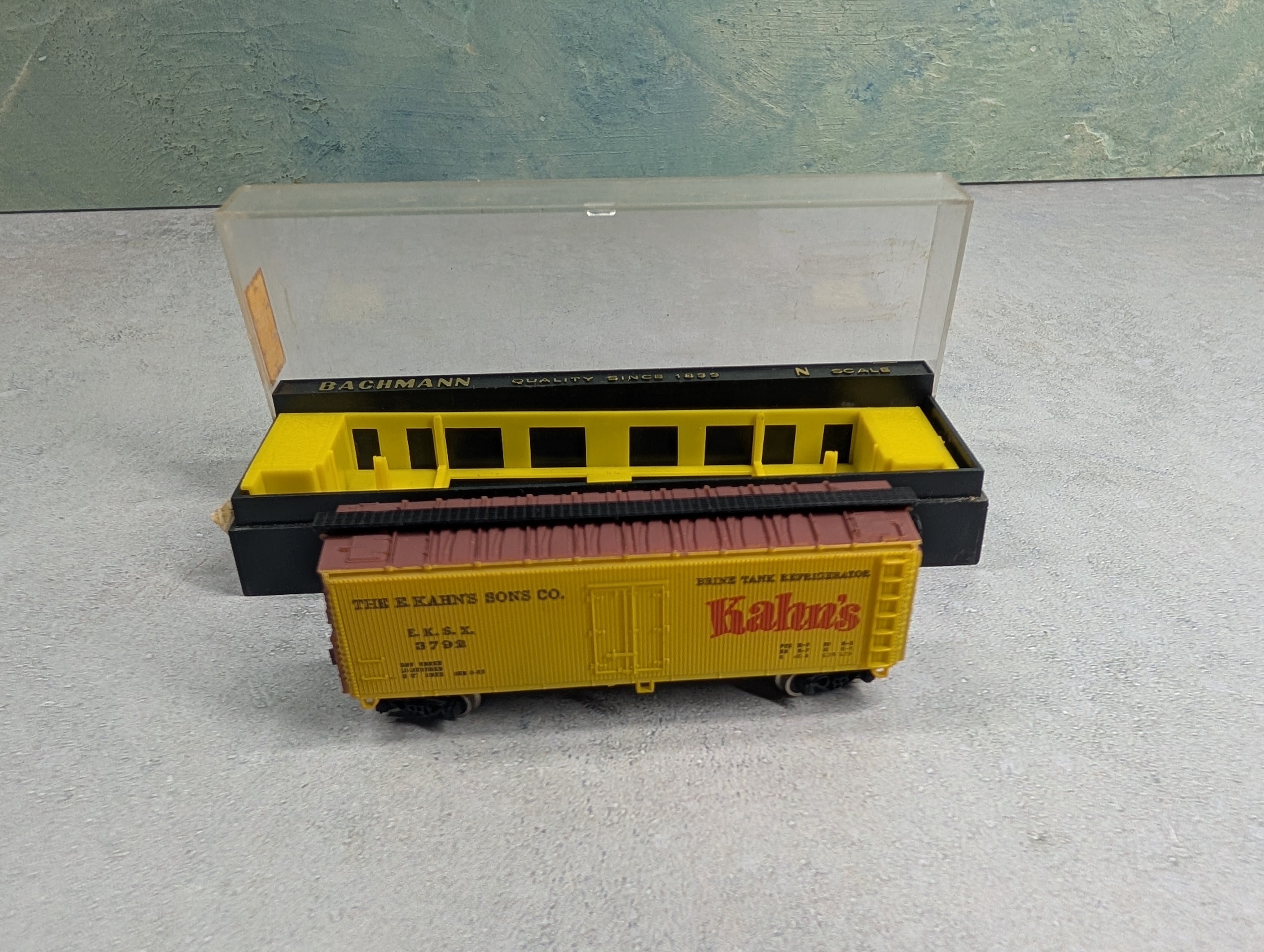 USED Bachmann N Scale Wood Reefer Box Car Kahn's EKSX #3792