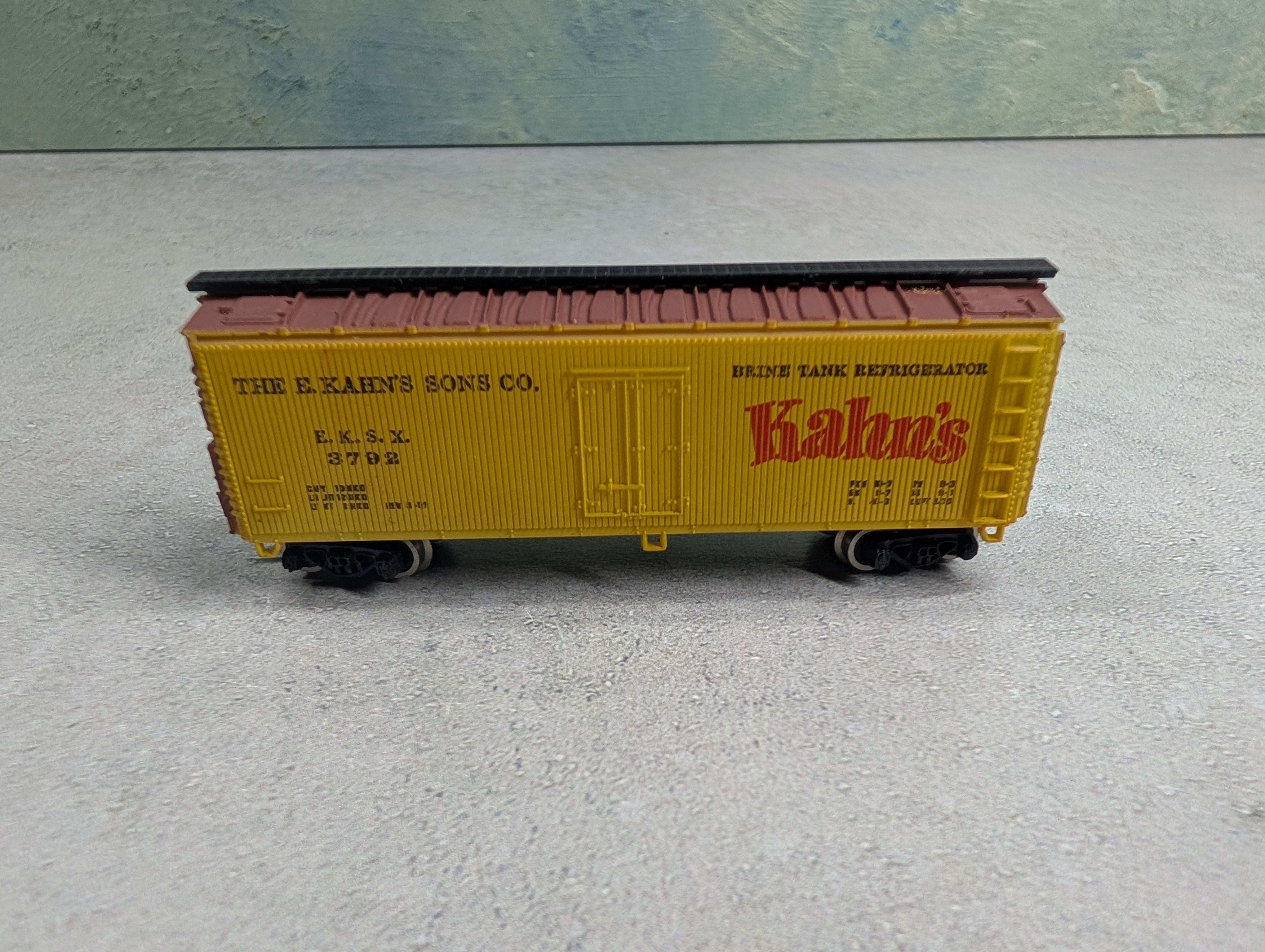 USED Bachmann N Scale Wood Reefer Box Car Kahn's EKSX #3792